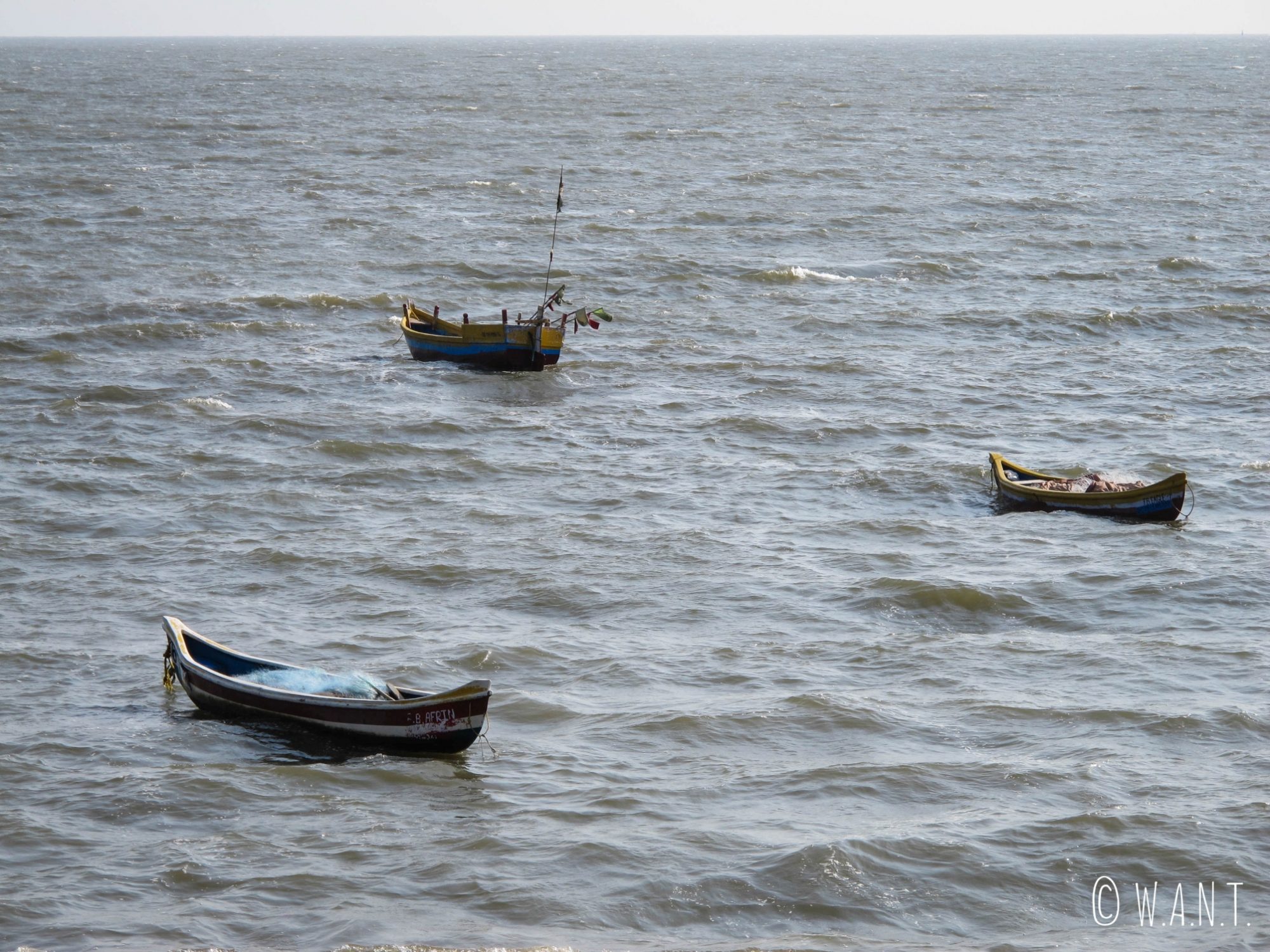 Barques dans Back Bay près de la plage Chowpatty