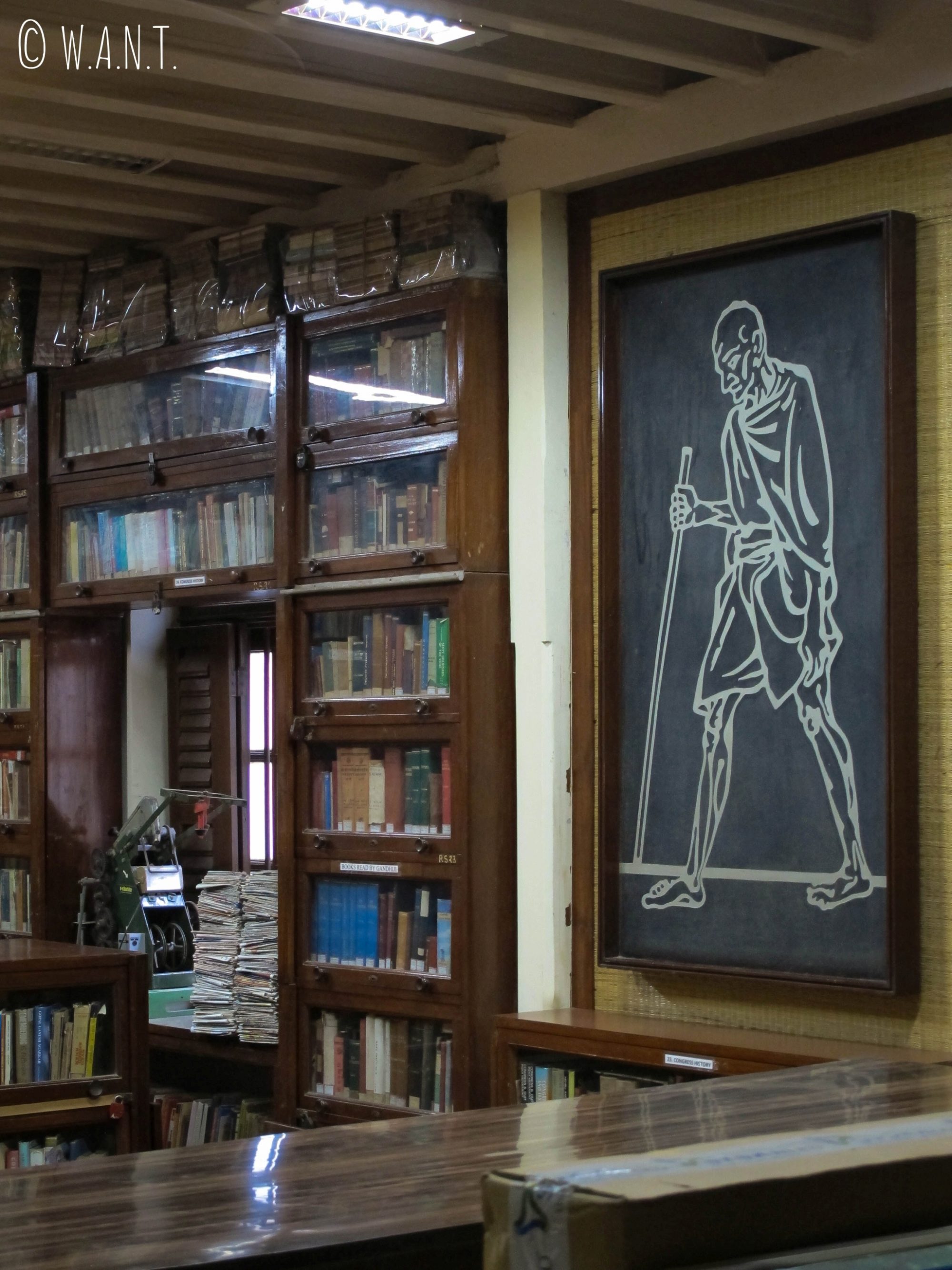 Bibliothèque dans la maison de Gandhi