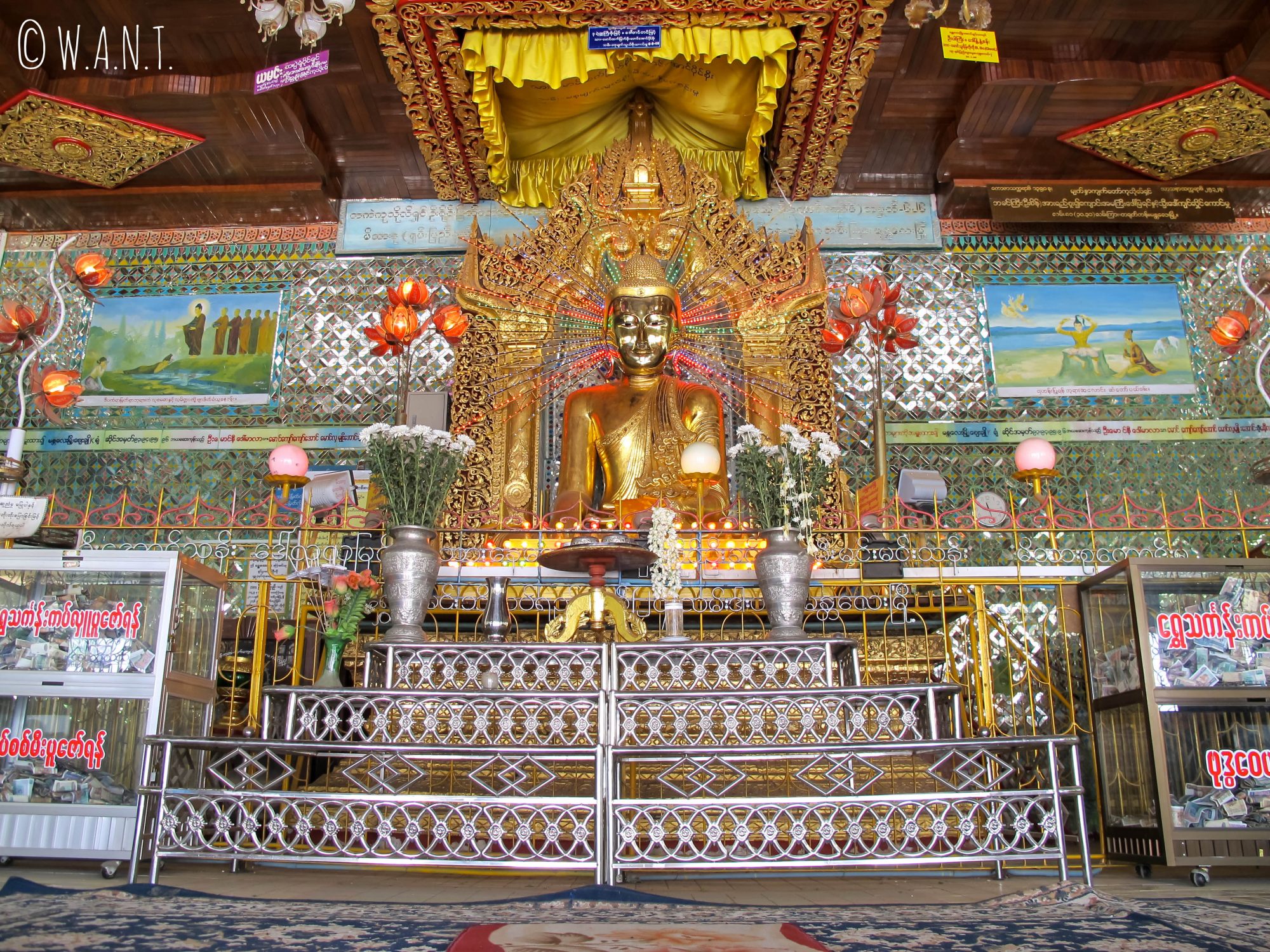 Bouddha coloré à la pagode Soon U Ponya Shin