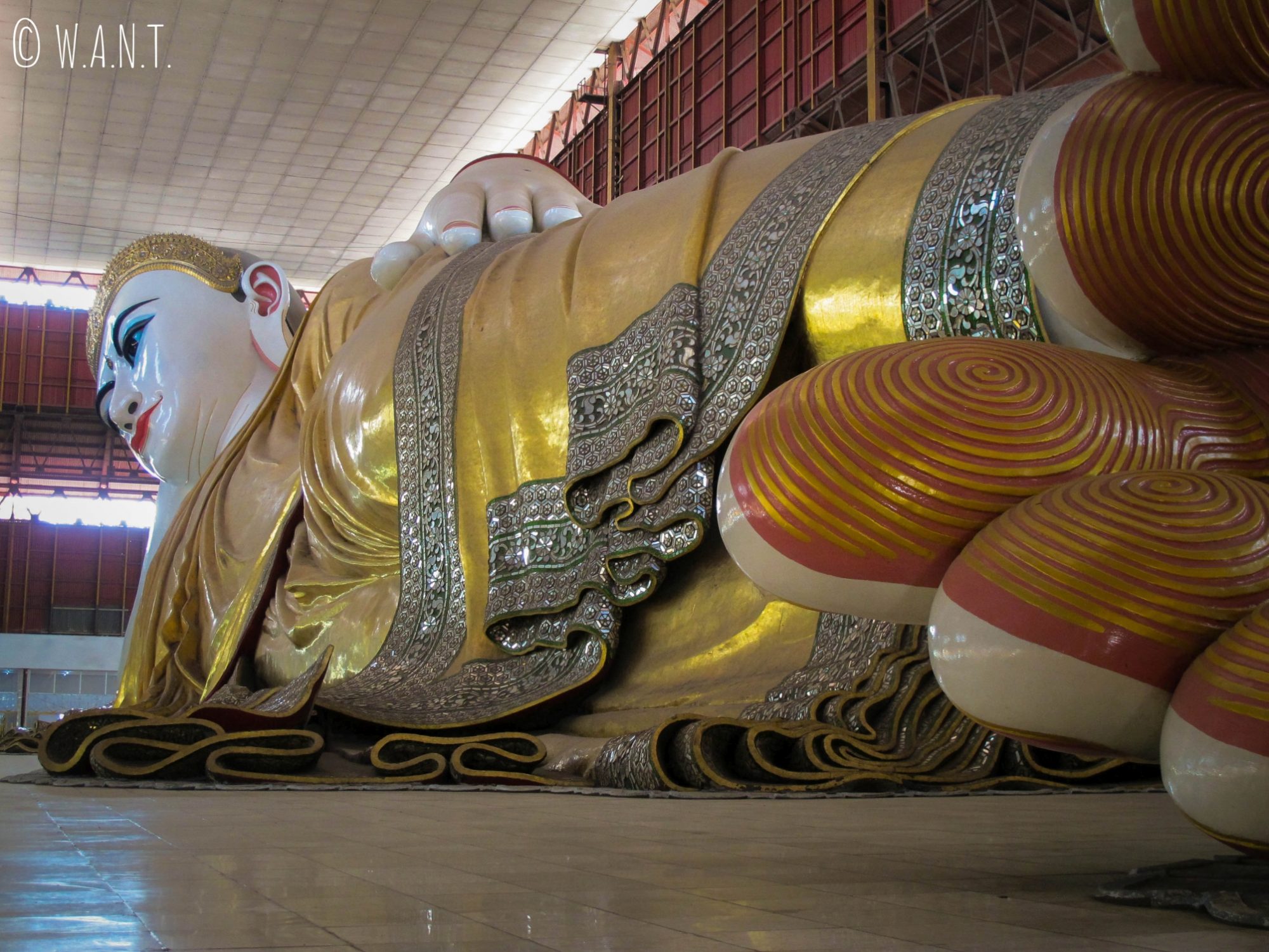 Bouddha couché au temple Chaukhtatgyi