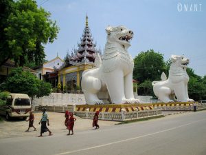 Entrée Sud de Mandalay Hill
