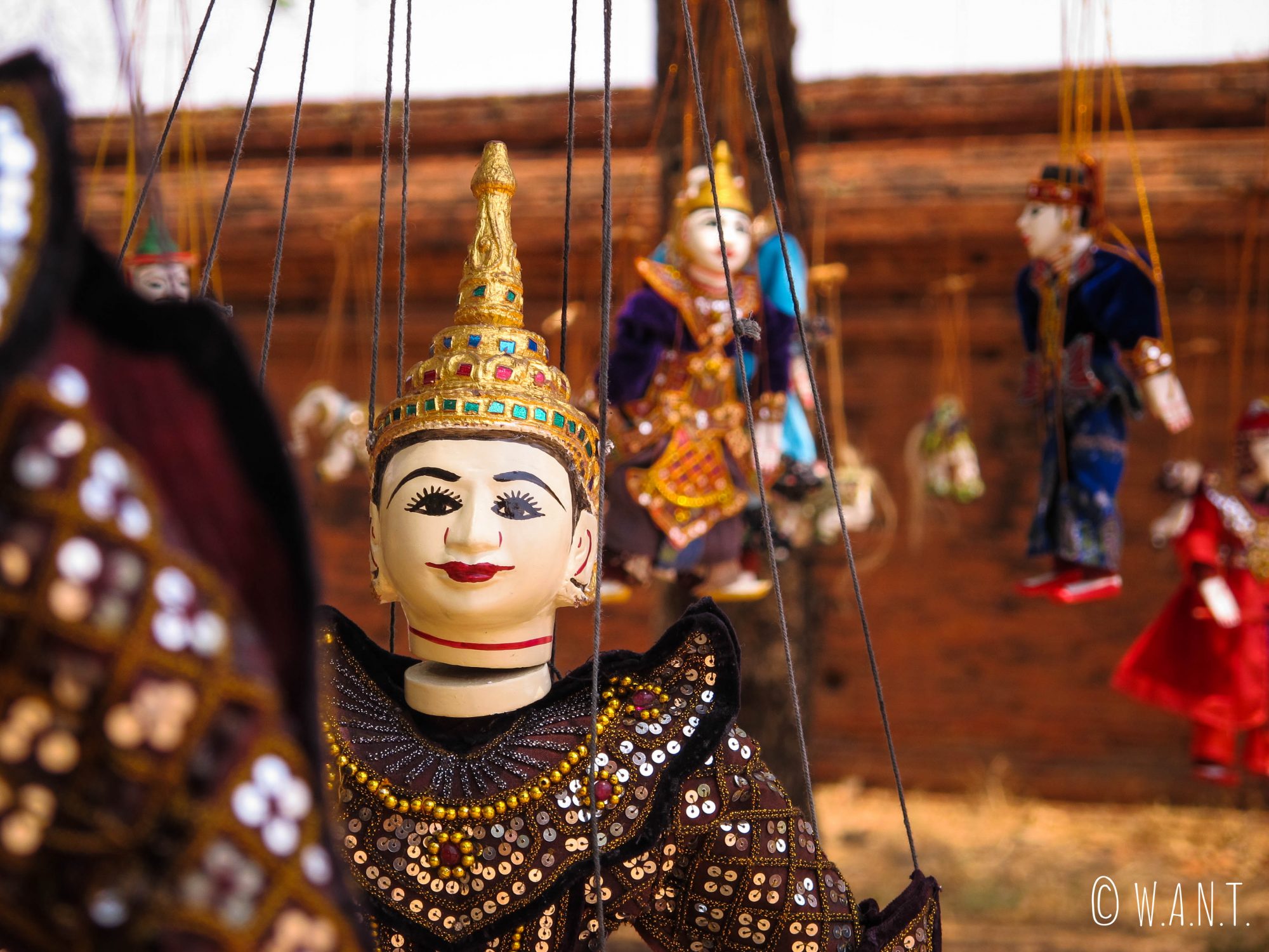 Les marionnettes occupent une place importante dans la culture birmane