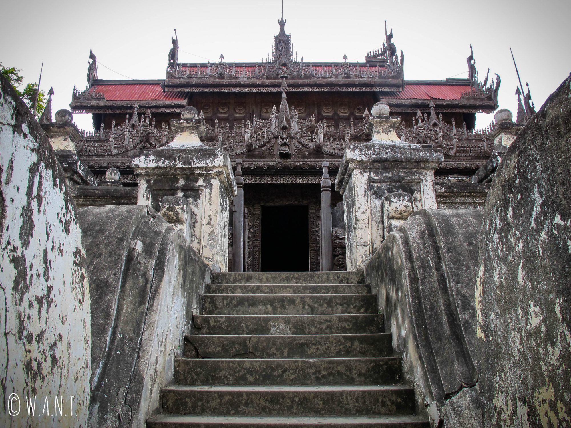 Entrée du monastère Shwenandaw