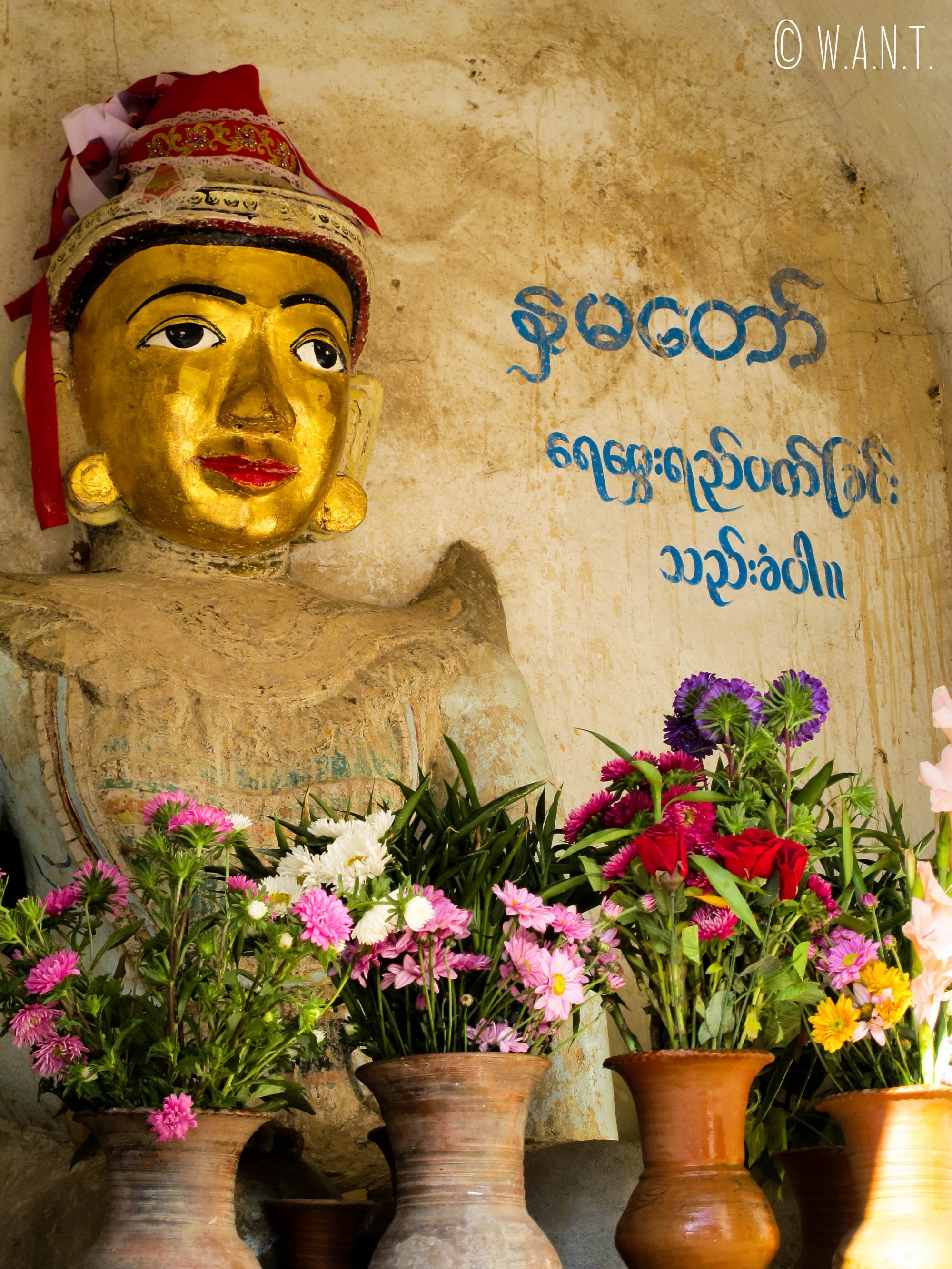 Représentation de Buddha à l’entrée de Old Bagan