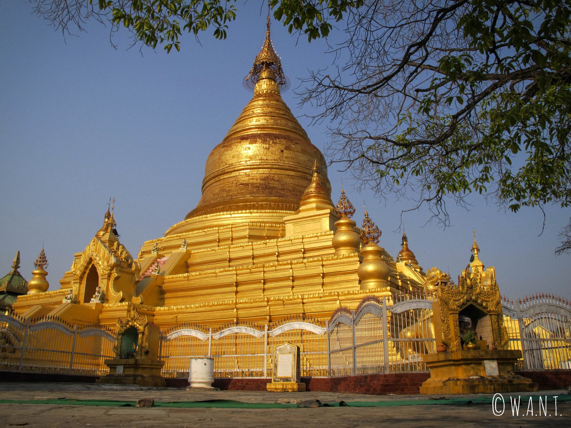 Stupa au centre de la pagode Kuthodaw