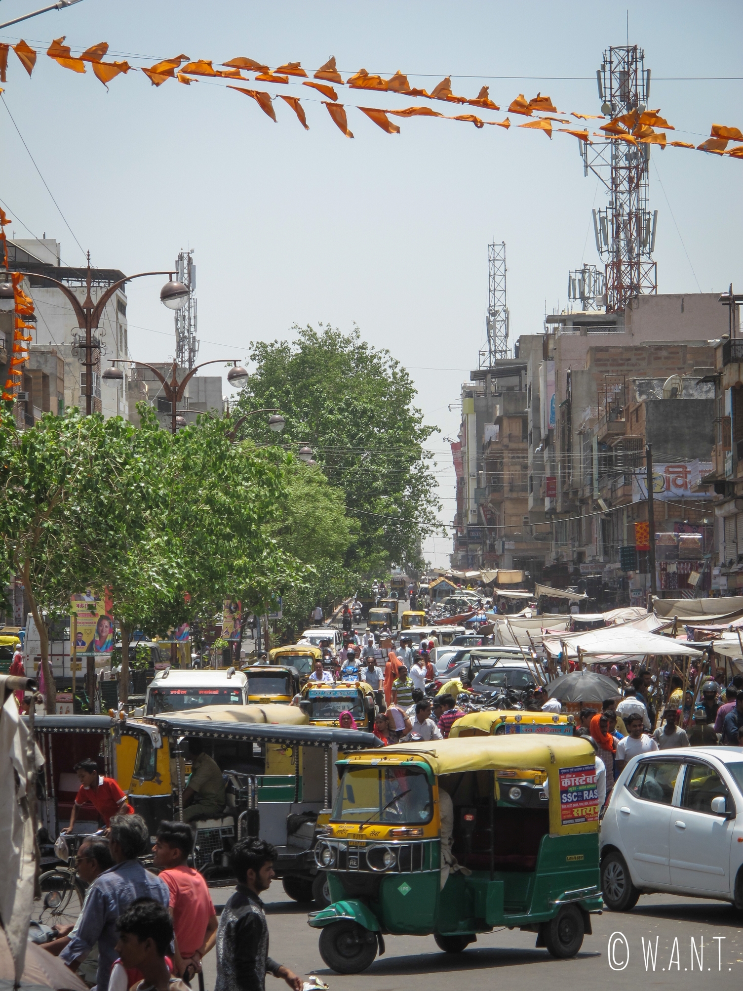 Nai Sarak, la rue principale de Jodhpur, grouillante d'activités avec ses commerces et son marché