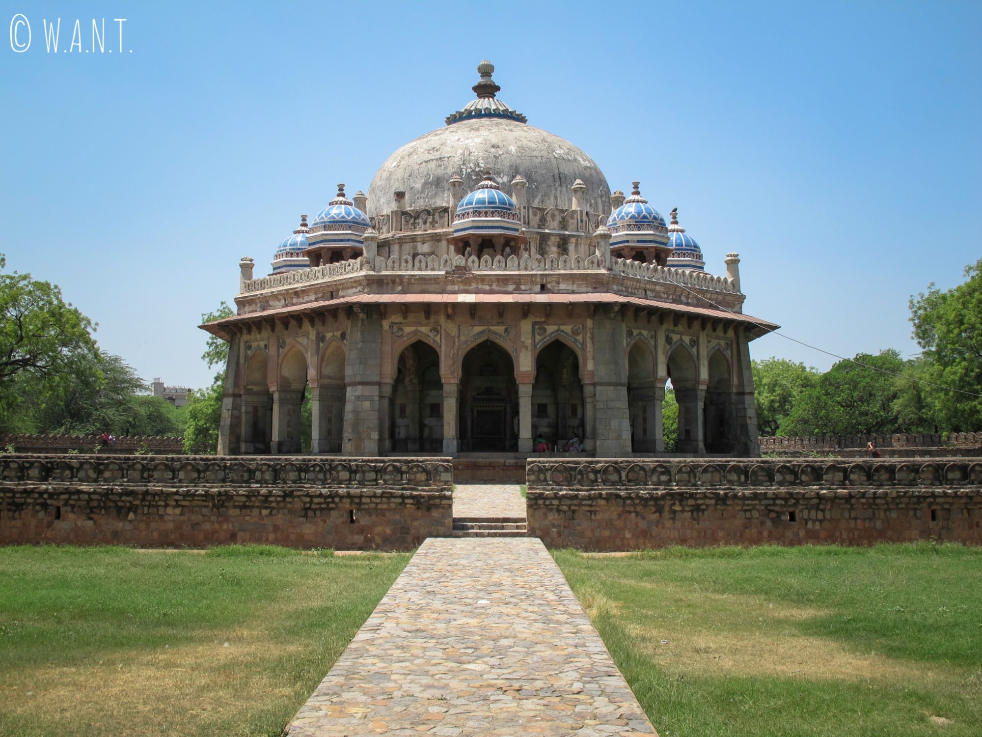Tombe de Isa Khan Niyazi dans les jardins de la tombe de Humayun