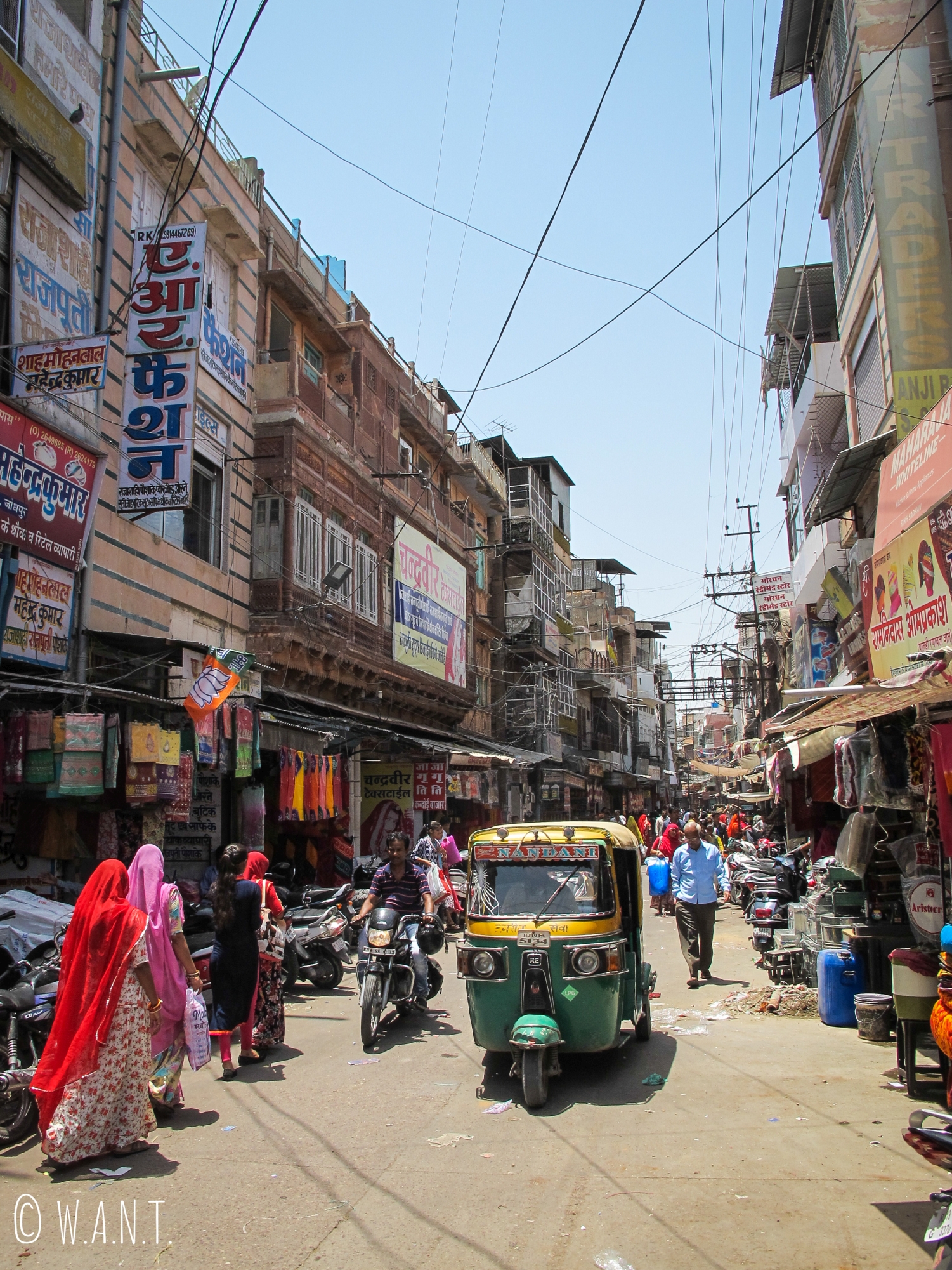 Une rue commerçante jouxtant les bazaars dans la ville de Jodhpur