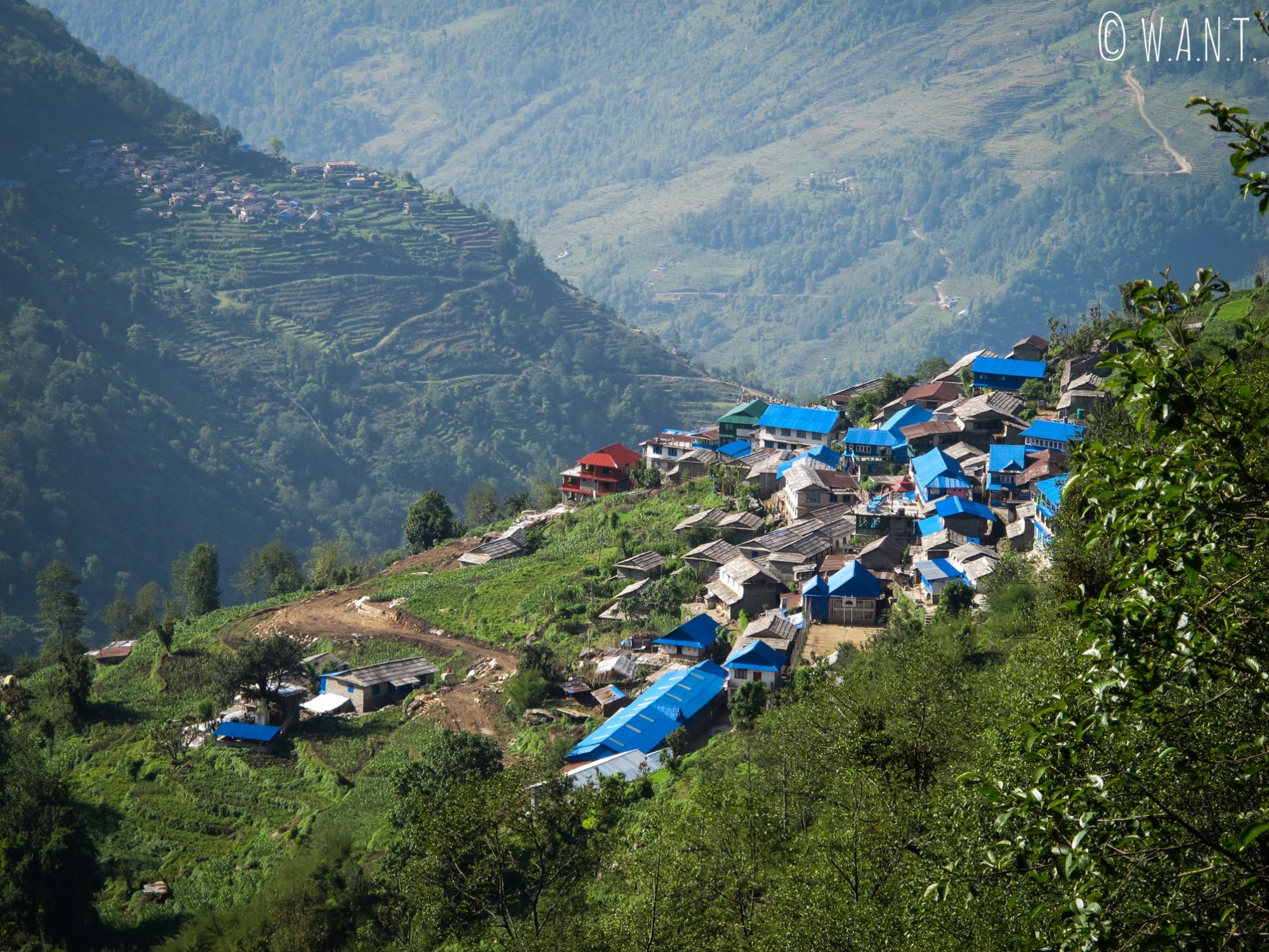 Notre première étape, Ulleri, est un village en flanc de montagne des plus typiques dans les Annapurnas