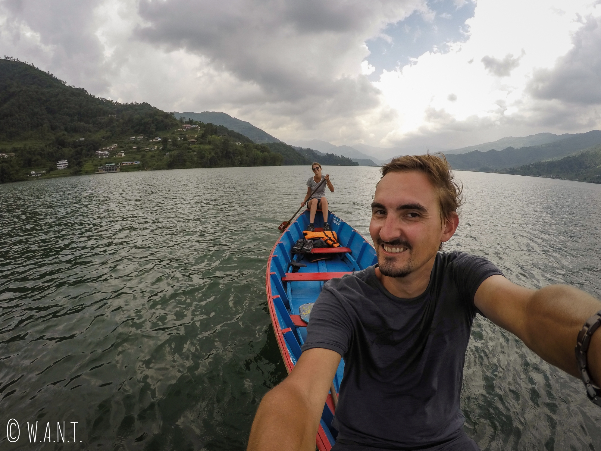 Selfie sur le lac Fewa de Pokhara
