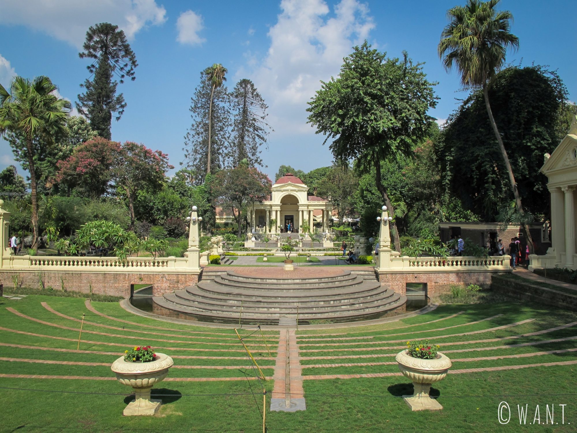Un théâtre de plein-air a été recréé dans l'enceinte du Garden of Dreams de Katmandou