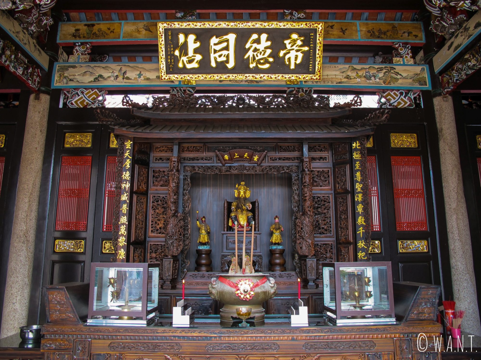 Autel du temple chinois Perutuan Teo Chew de Georgetown à Penang