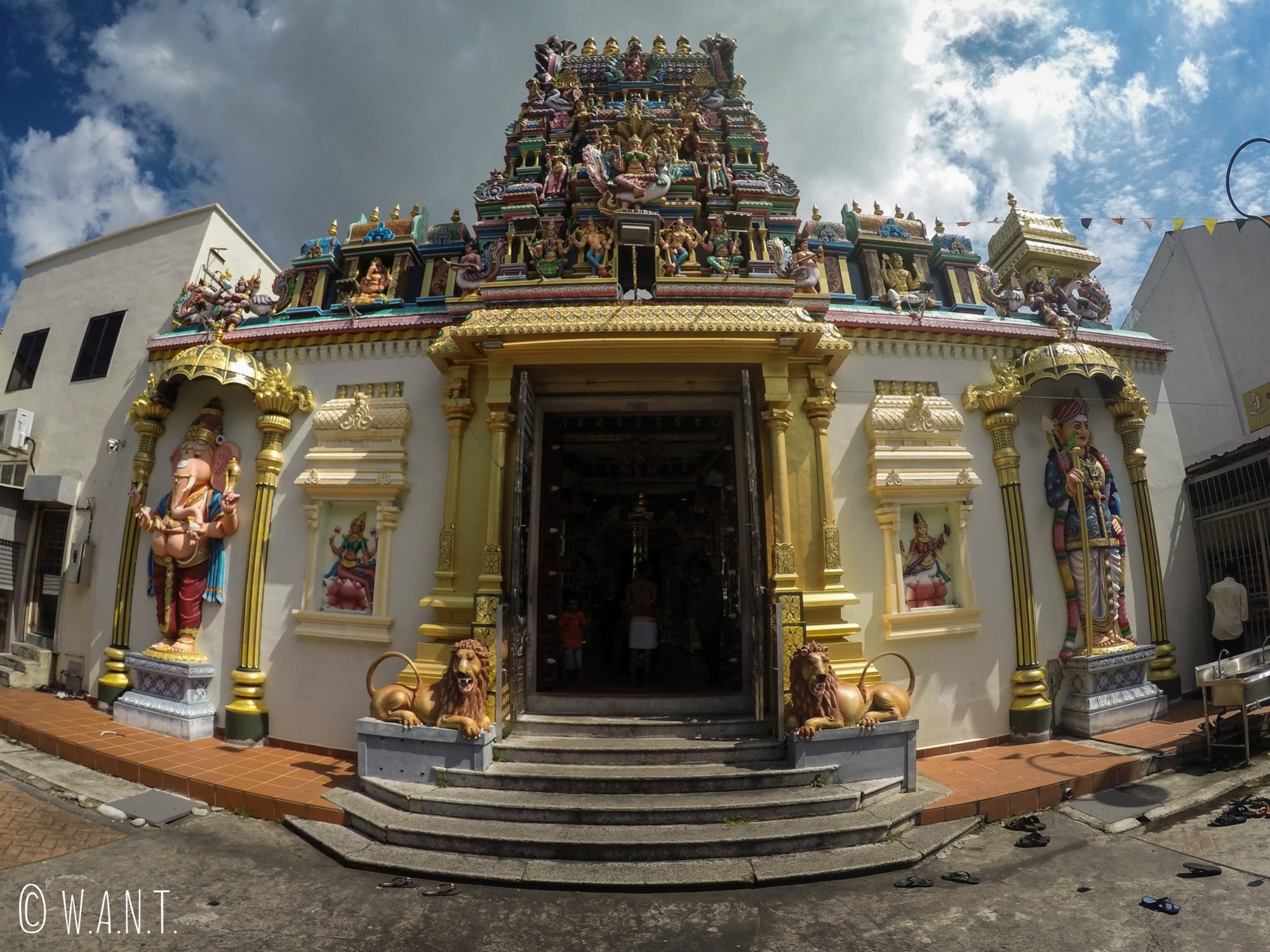Façade du temple indien Sri Mahamariammam à Penang