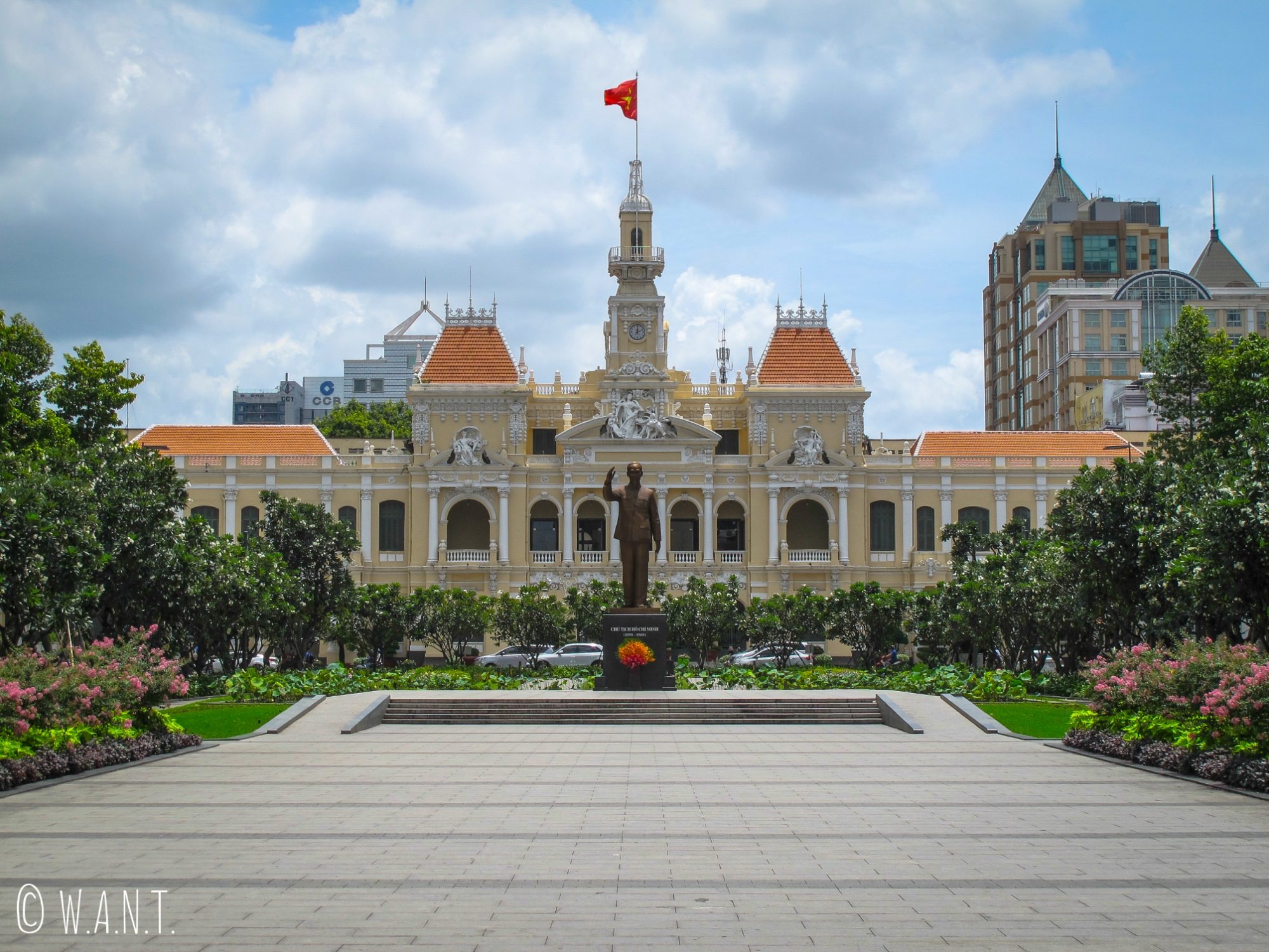 Façade principale du City Hall de Saïgon