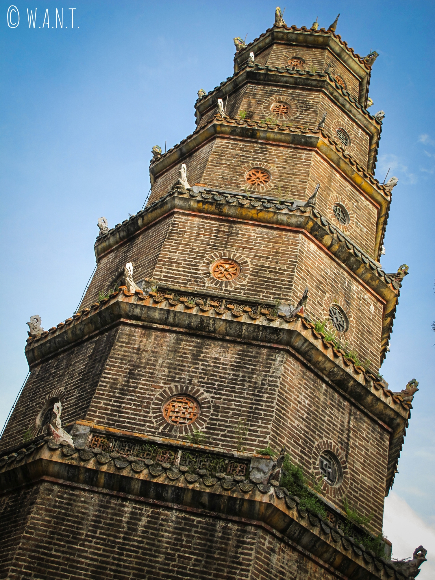 La pagode Thien Mu de Hué est également appelée la pagode de la Dame Céleste