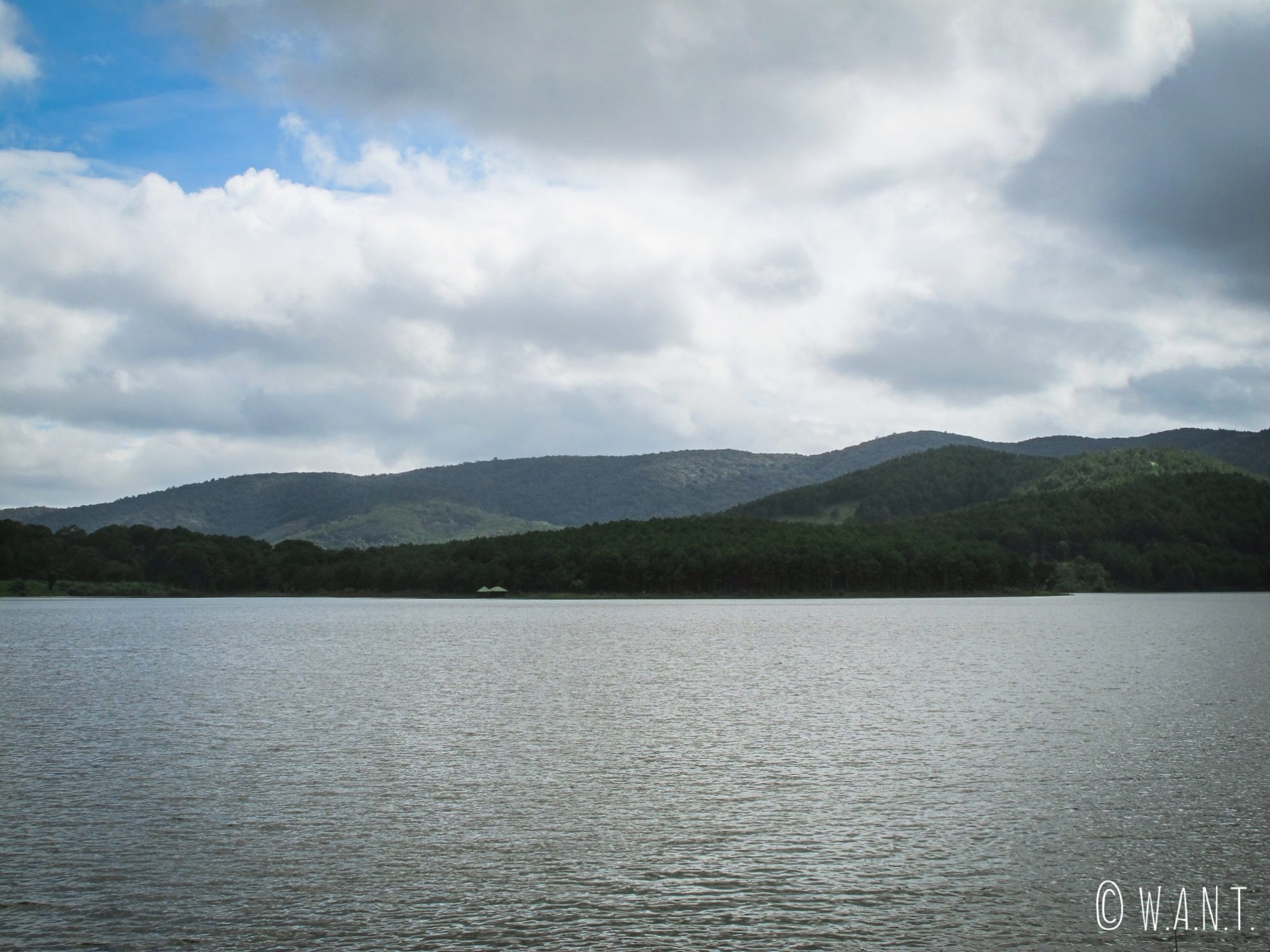 Le Tuyen Lam Lake près de Da Lat est comparé aux grands lacs canadiens