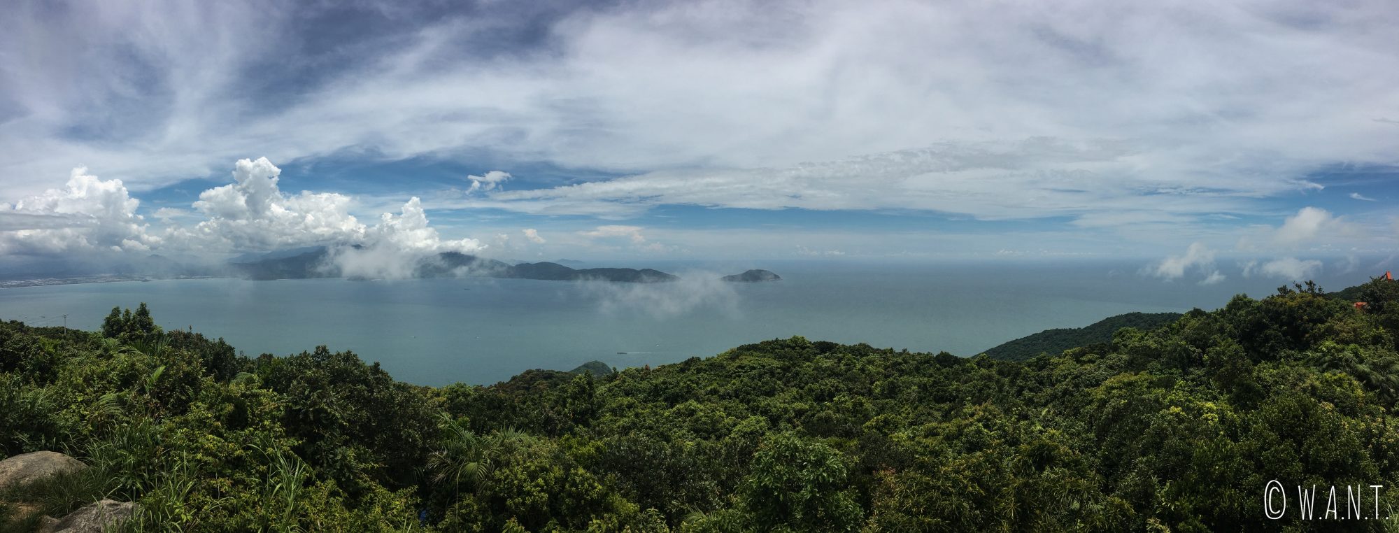 Panorama depuis la face nord de la presqu'île de Son Tra à Da Nang