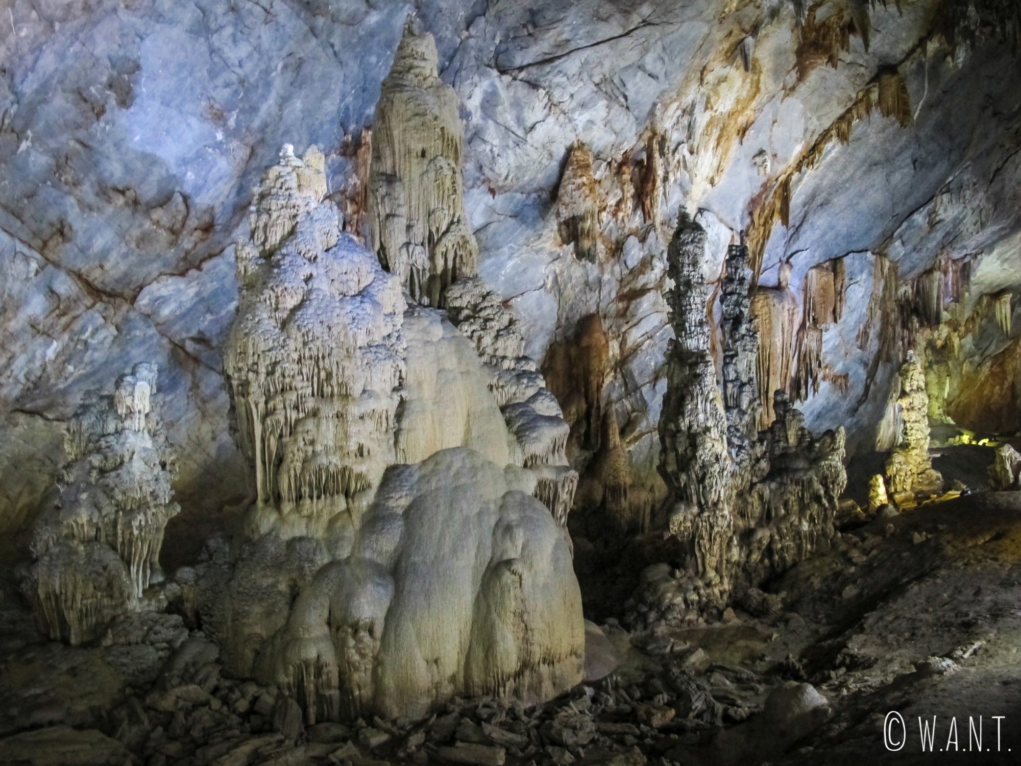 Stalagmites de la Paradise Cave de Phong Nha