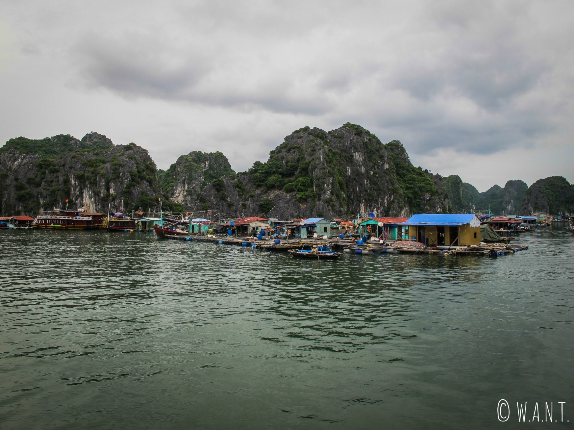 Village de pêcheurs dans la Baie de Lan Ha