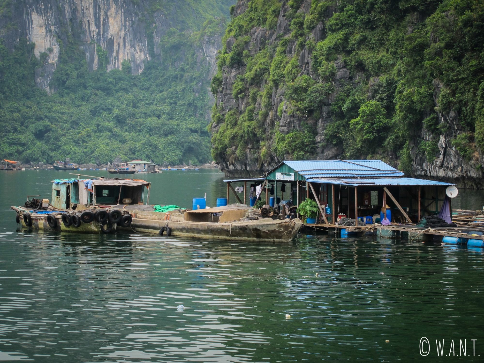 Village de pêcheurs niché dans la Baie de Lan Ha