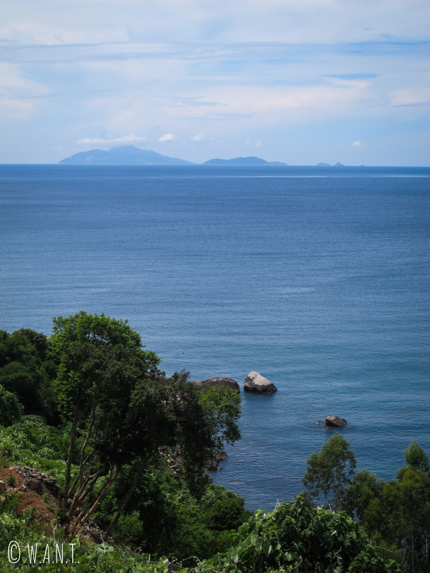 Vue sur les îles Cham depuis la presqu'île de Son Tra à Da Nang