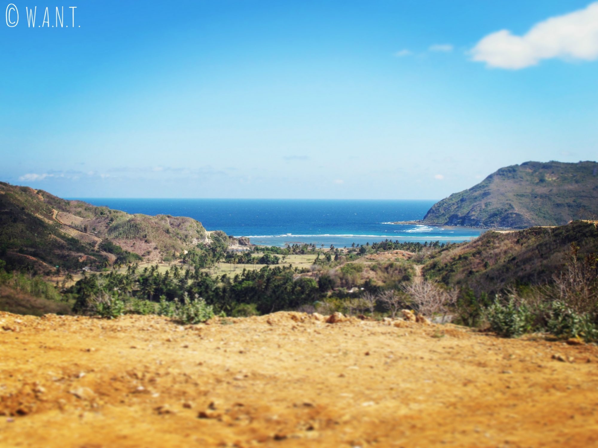Panorama sur le chemin de la plage de Selong Belanak à Lombok