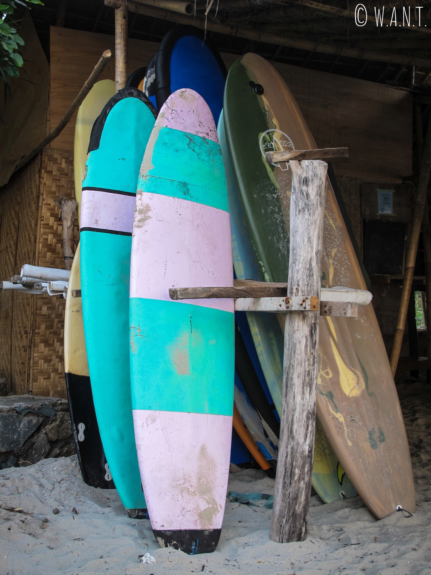 Il est possible de prendre des cours de surf sur la plage de Selong Belanak à Lombok