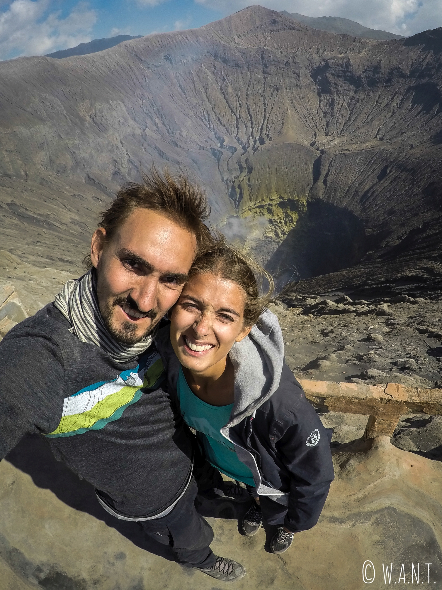 Selfie sur le cratère du volcan Bromo