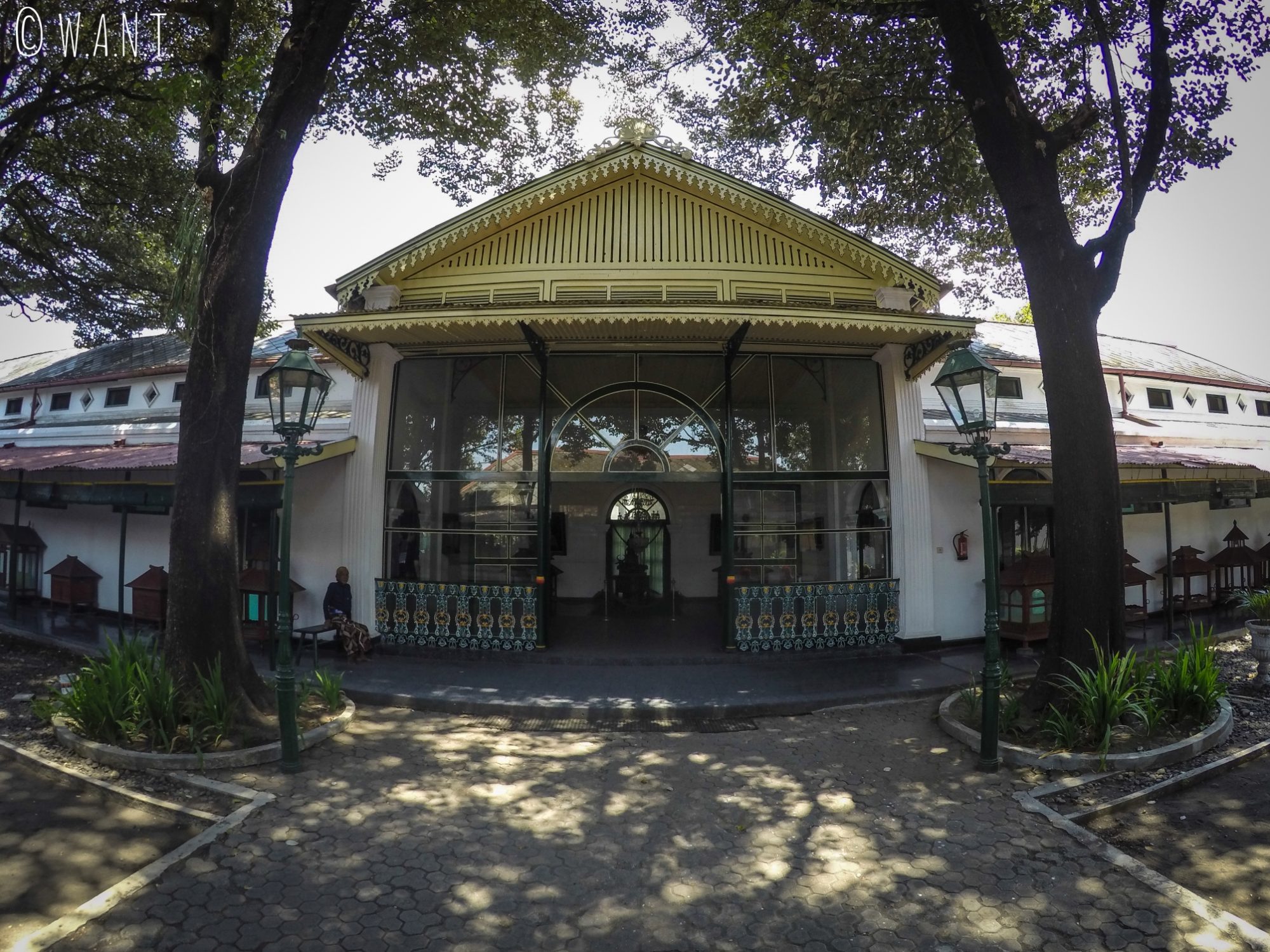 Façade d'une aile du Palais du Sultan de Yogyakarta, reconvertie en musée