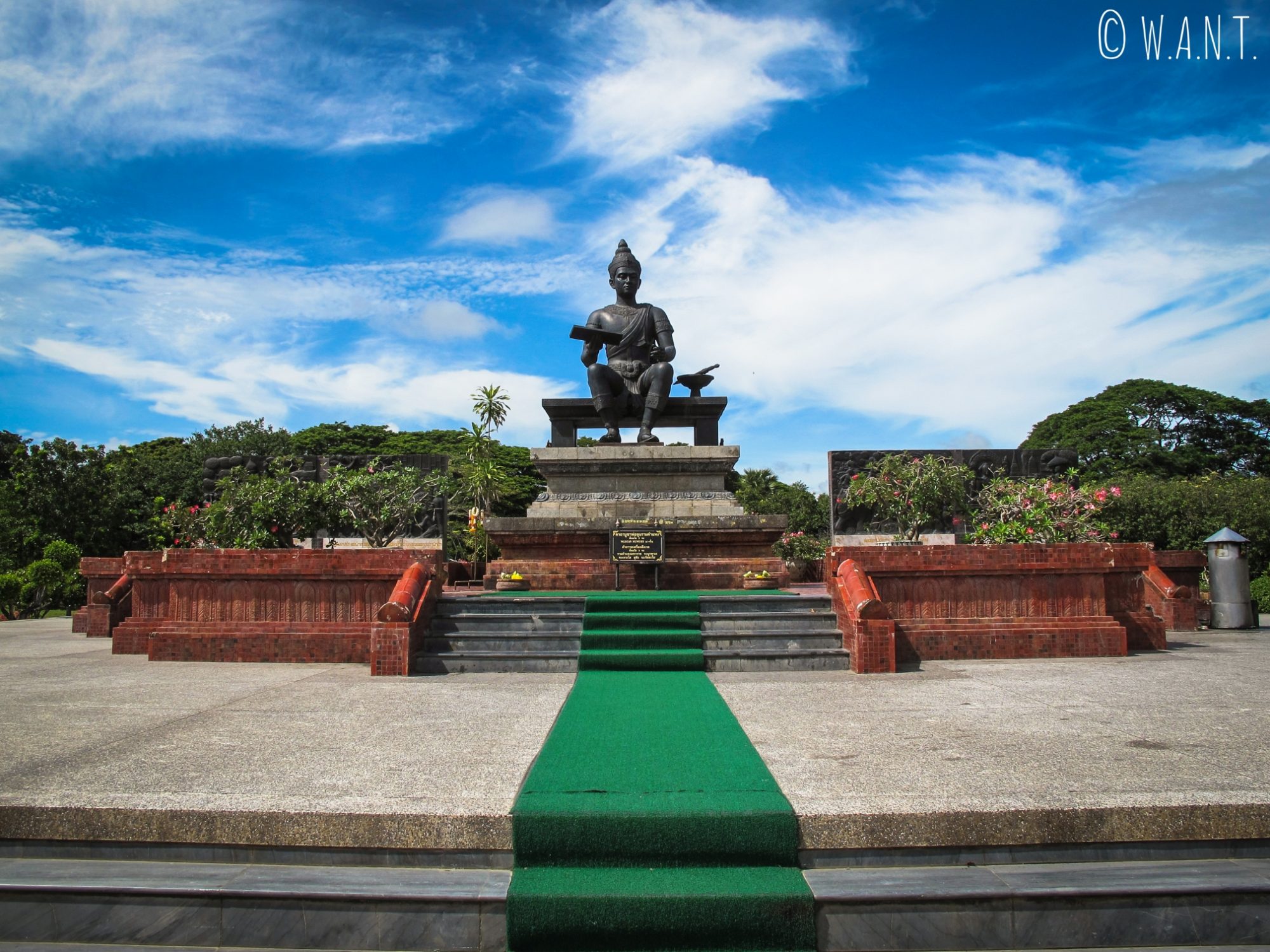 Le Wat Tra Kuan rend hommage au roi Rama Khambeng à Sukhothai