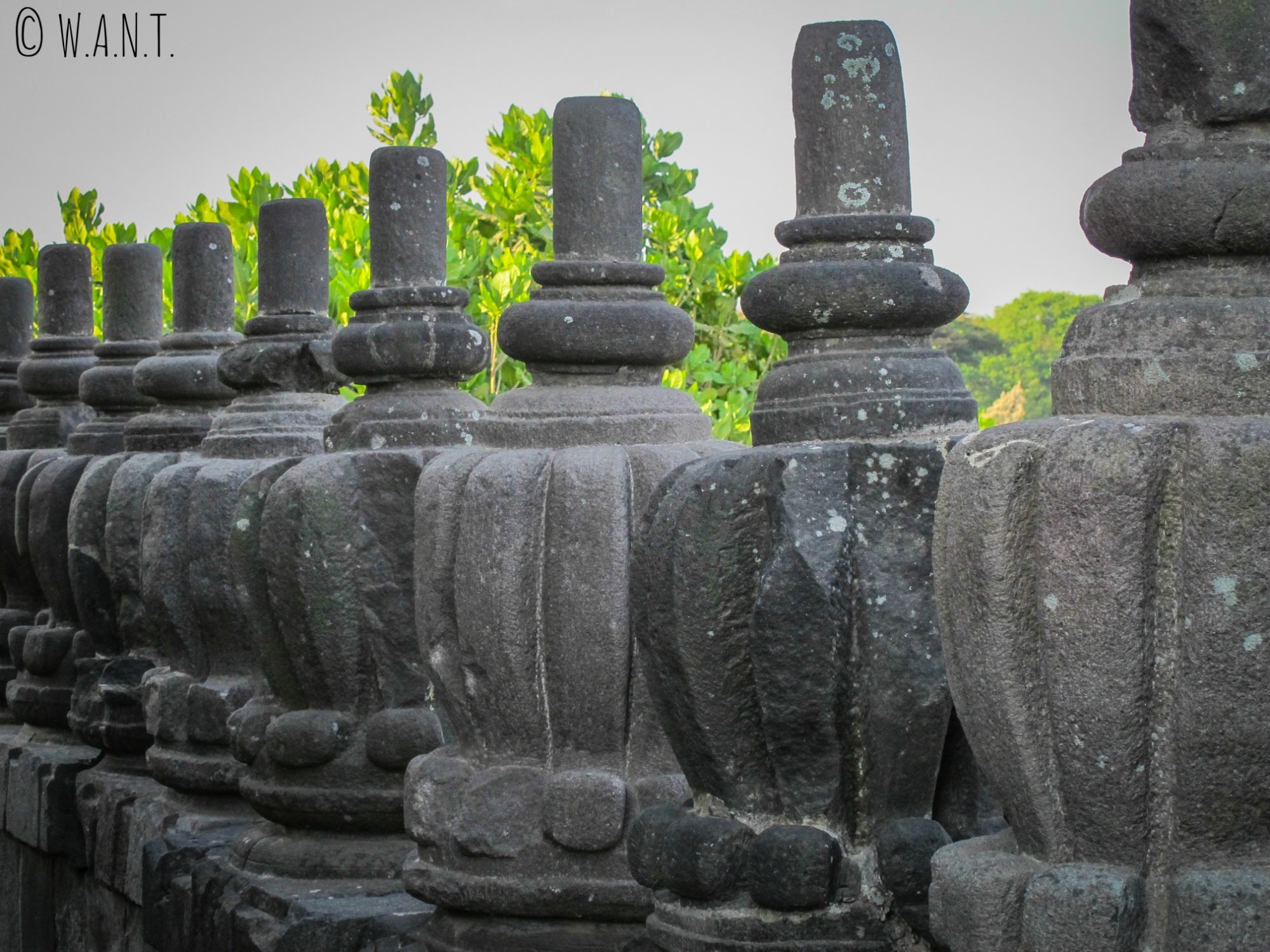 Ornements d'un des temples de Prambanan