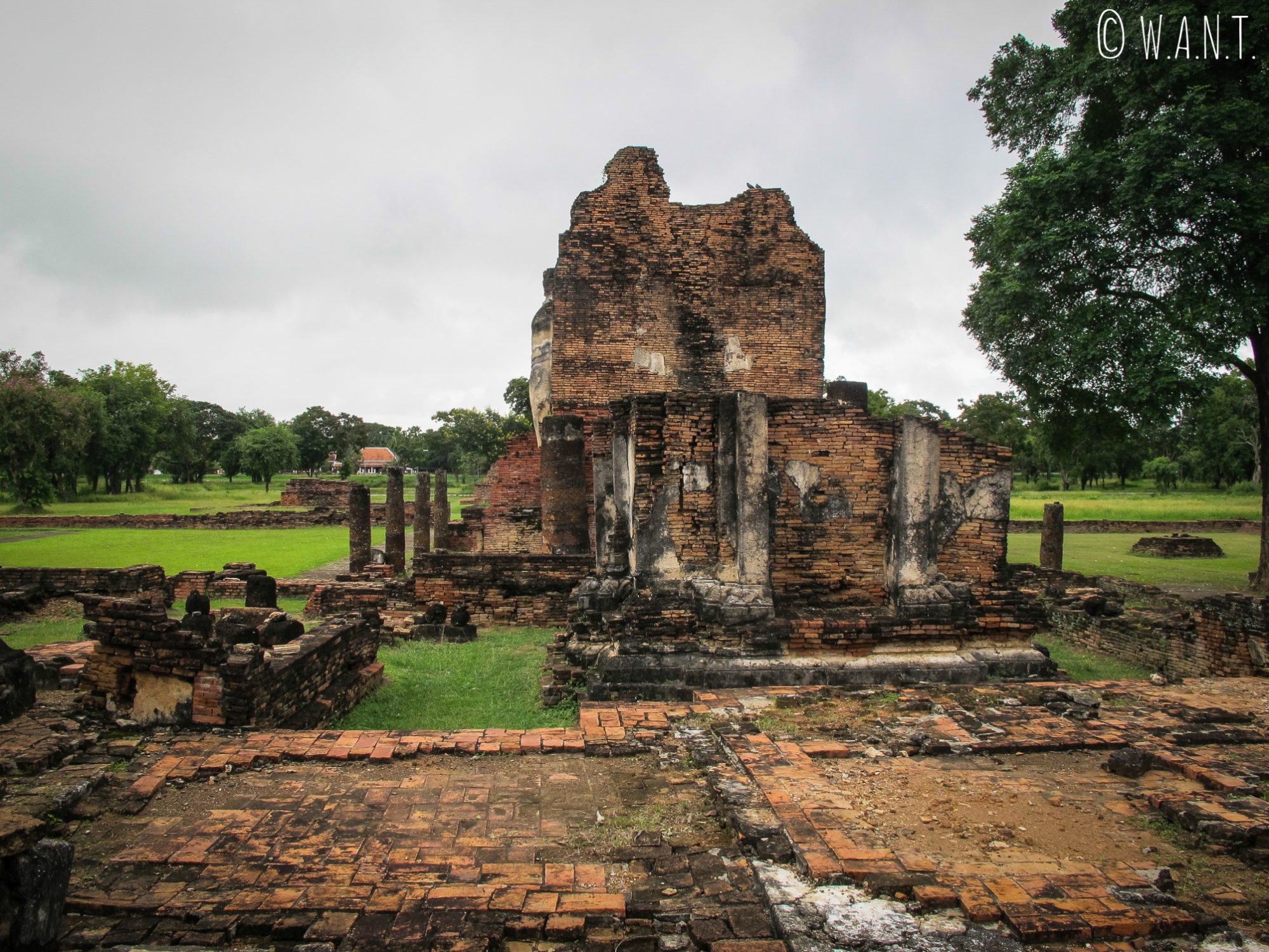 Ruines du temple principal de la zone nord, le Wat Phra Phai Luang