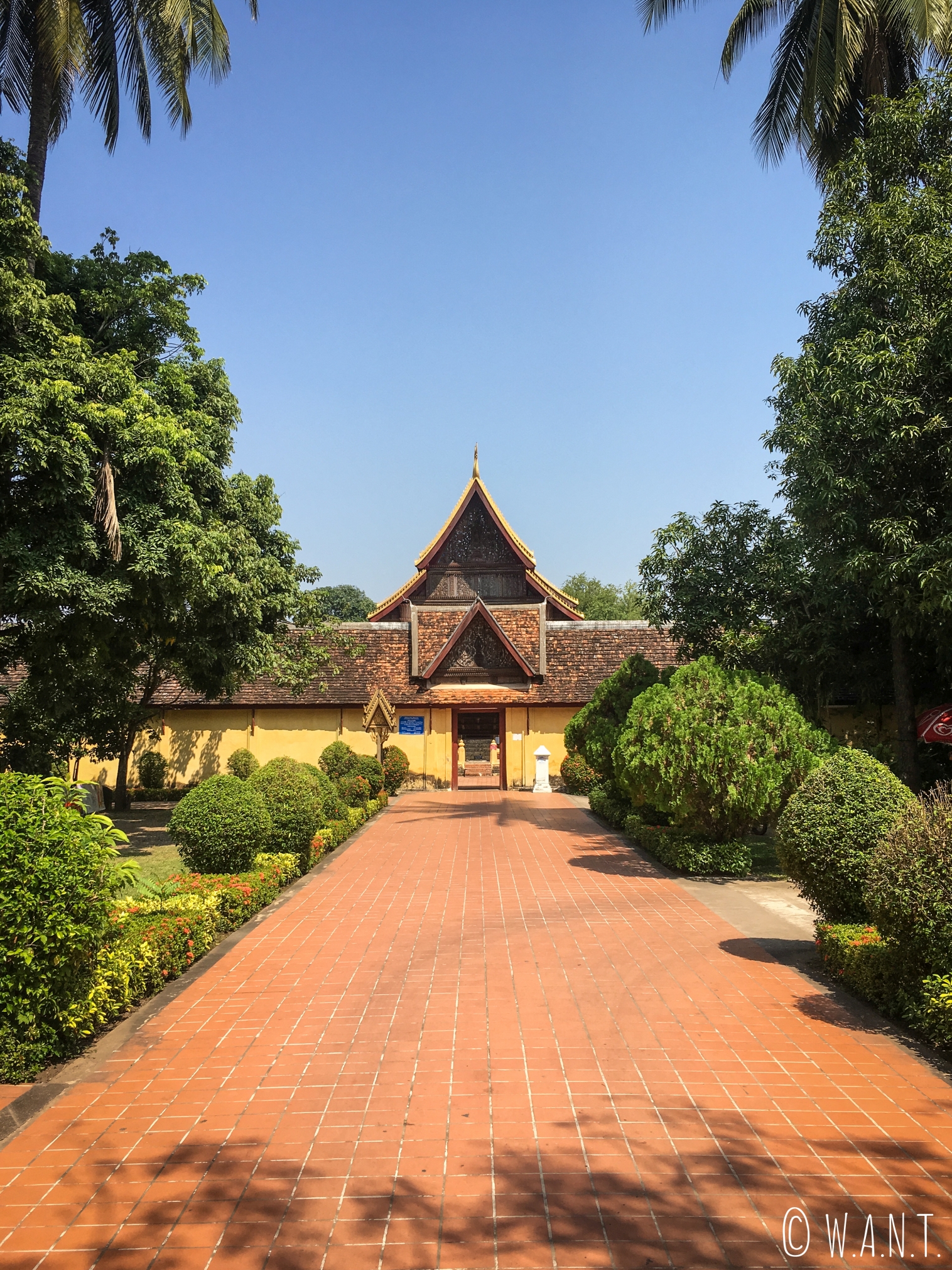 Allée principale du Vat Sisakhet de Vientiane