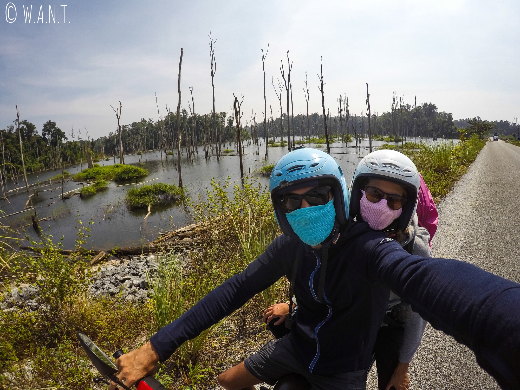 Selfie devant le réservoir de la rivière Nam Theun