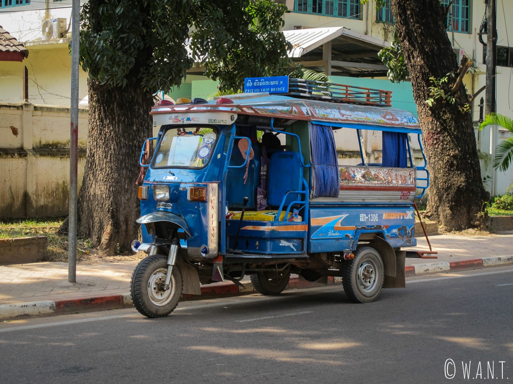 Songthaew dans les rues de Vientiane