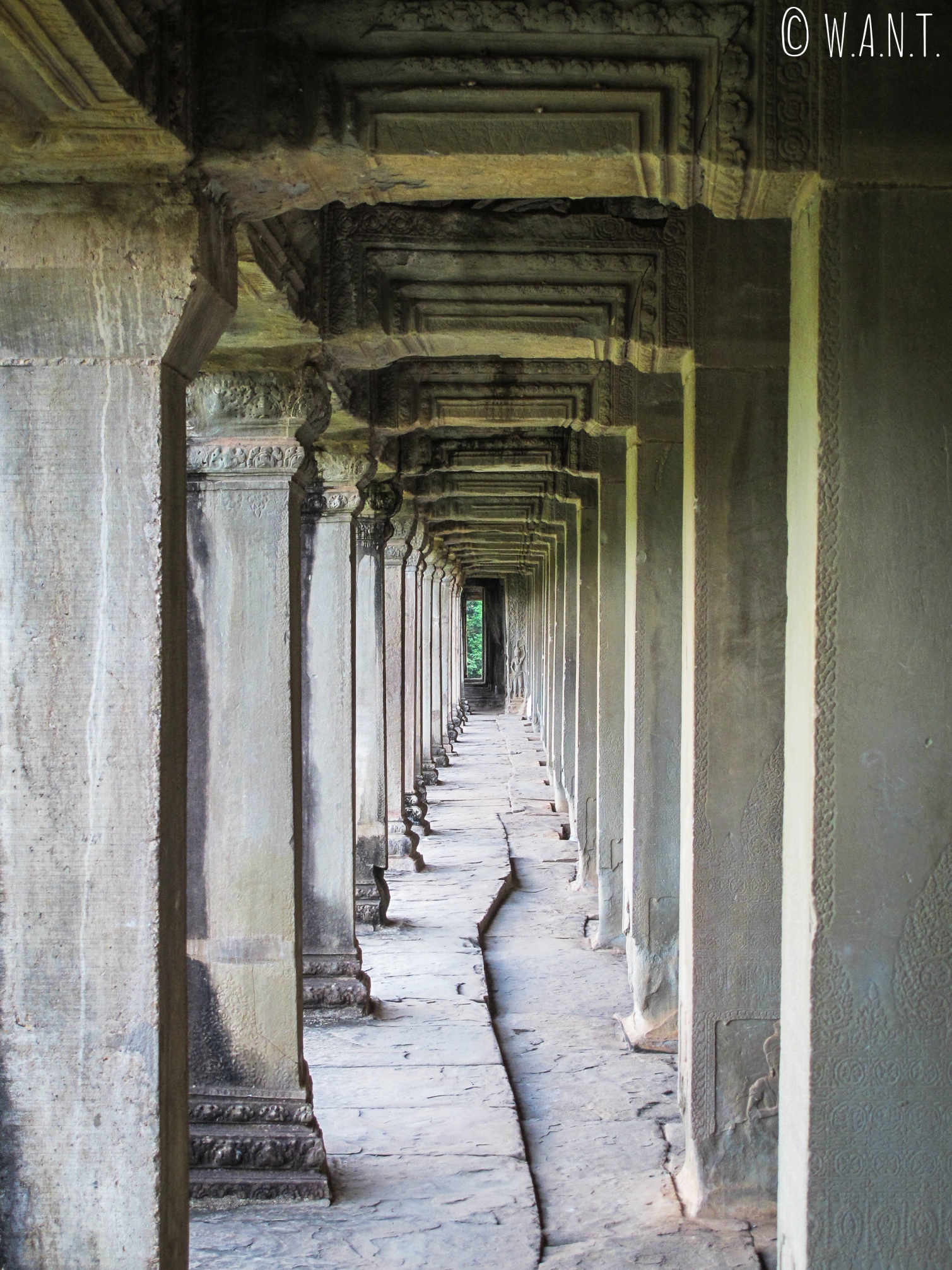 Couloir désert d'Angkor Wat à Siem Reap