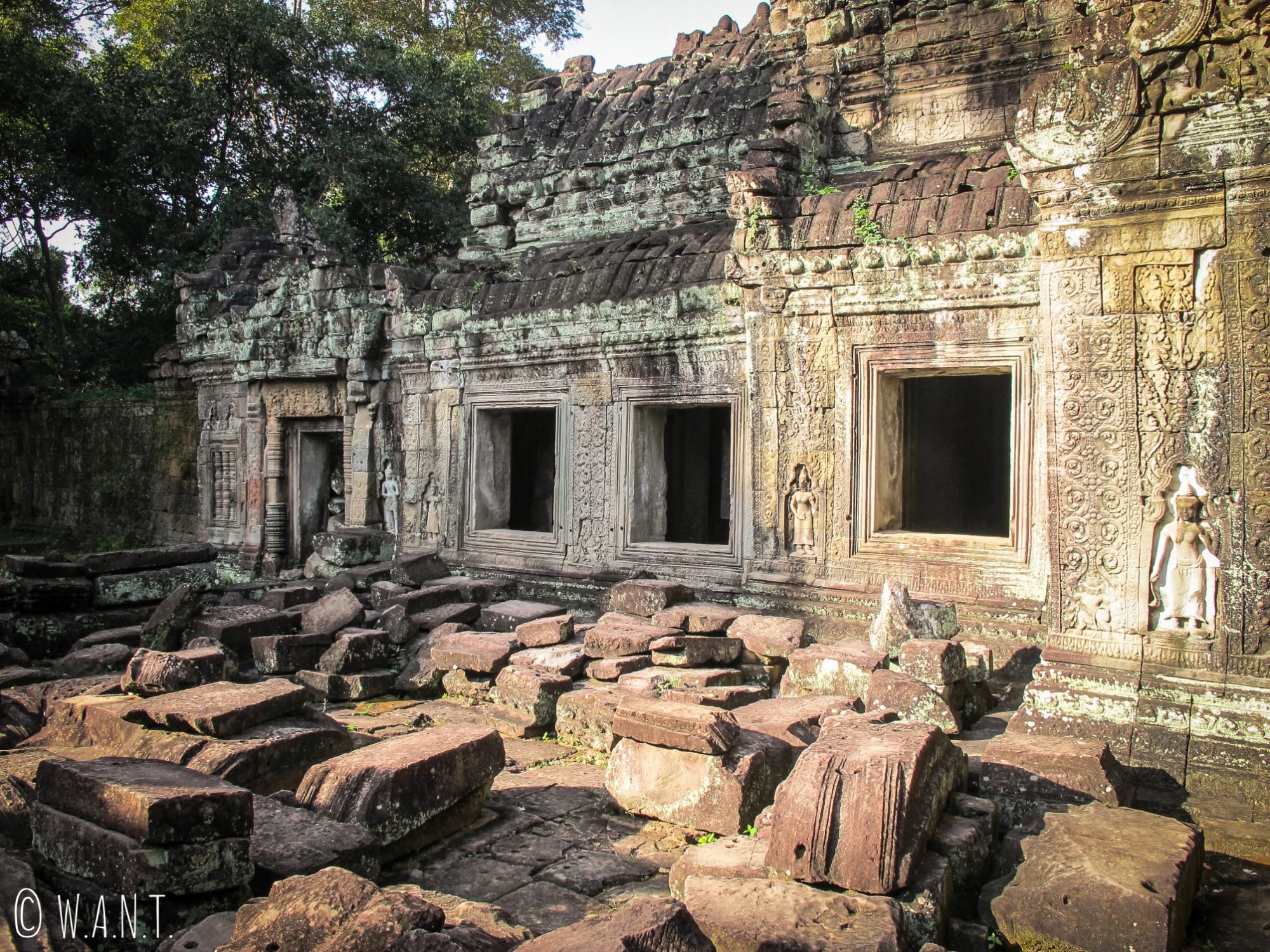 Coursive extérieure du temple Preah Khan à Angkor