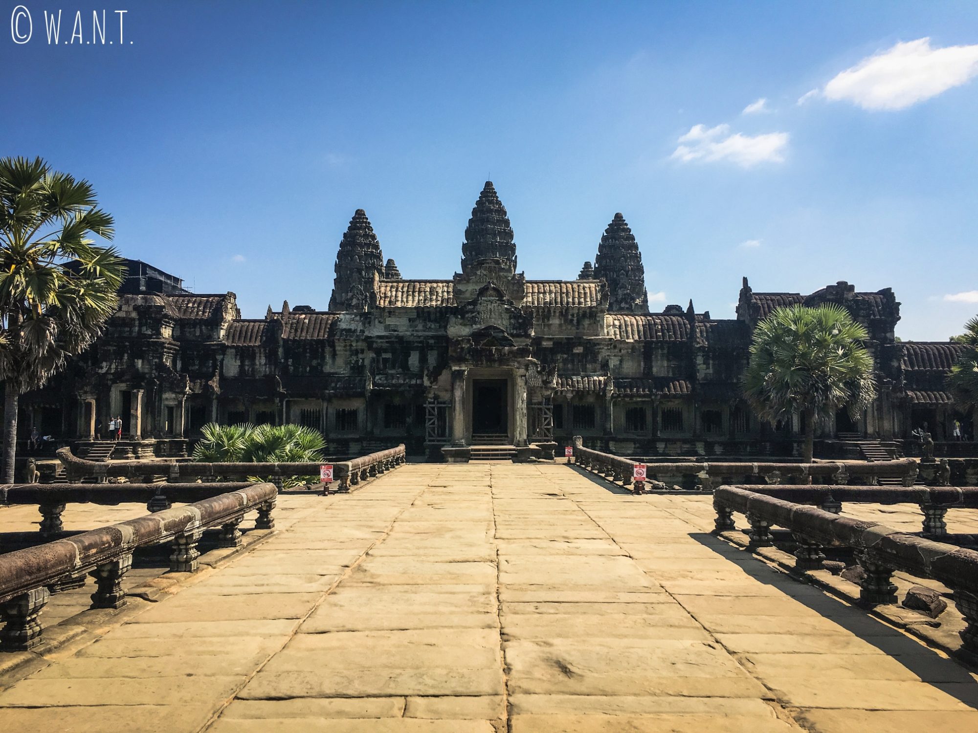 Esplanade vide d'Angkor Wat à Siem Reap