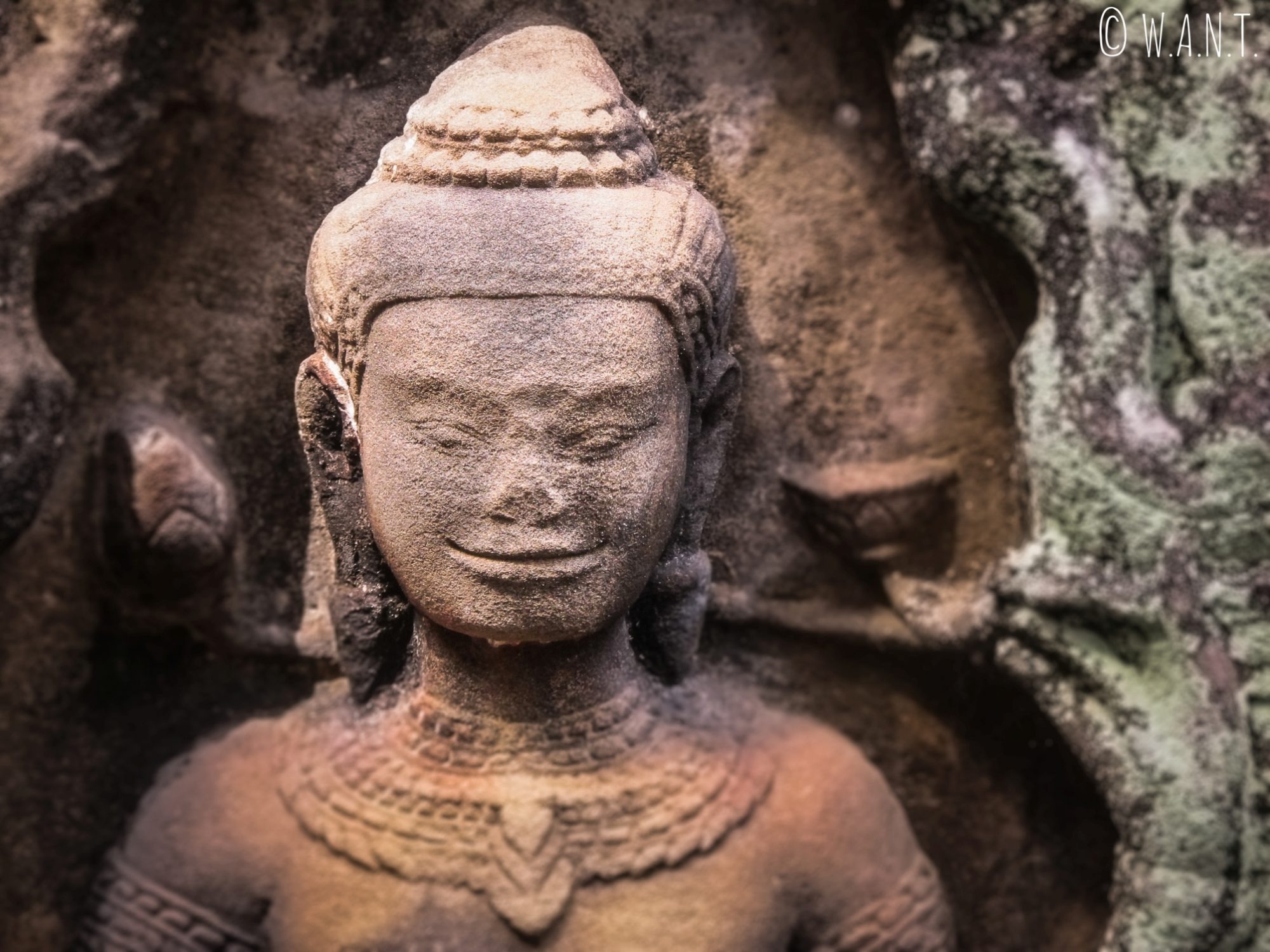 Gros plan sur une statue du temple Banteay Kdei d'Angkor