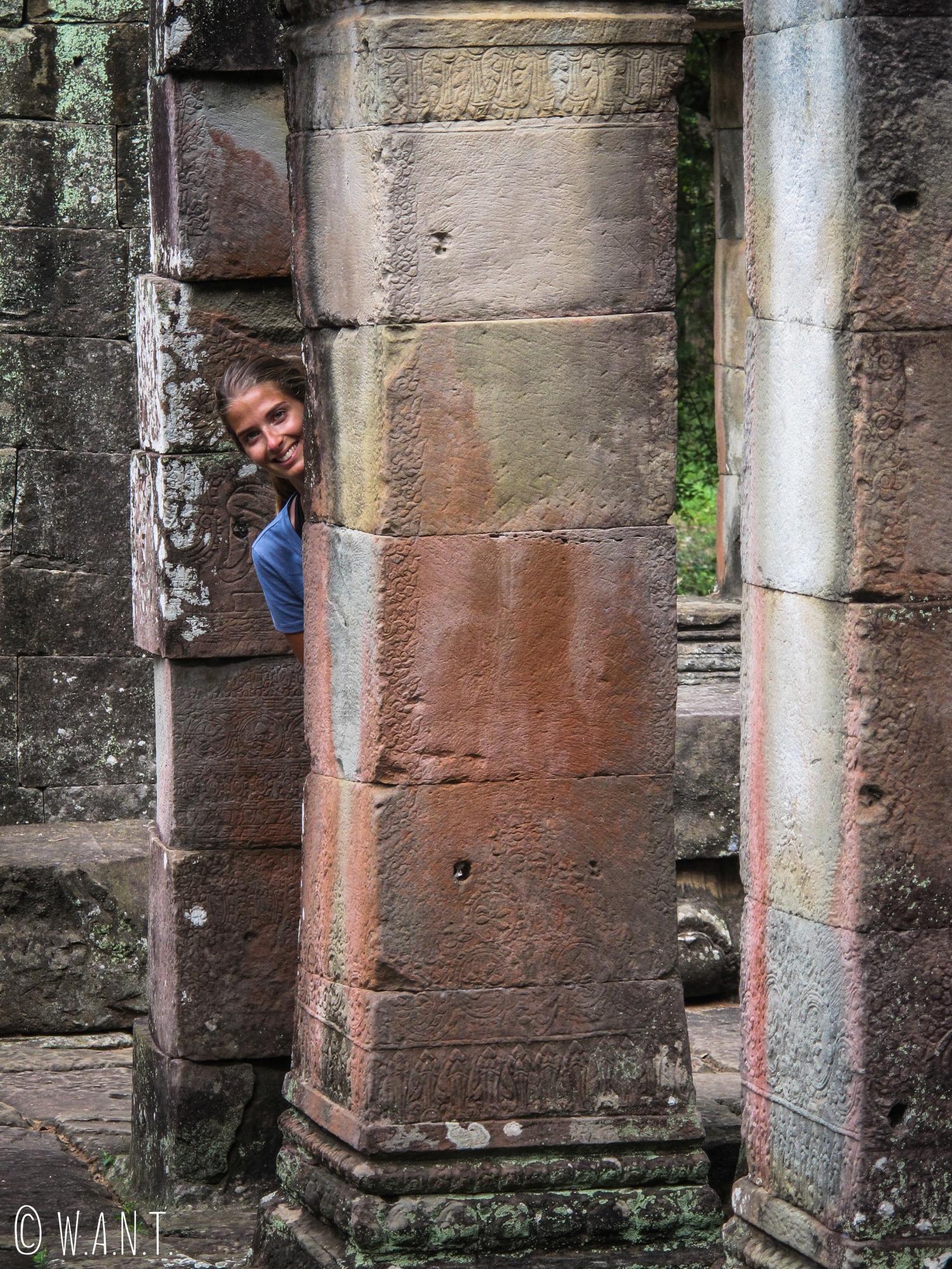 Marion dans le temple Banteay Kdei d'Angkor