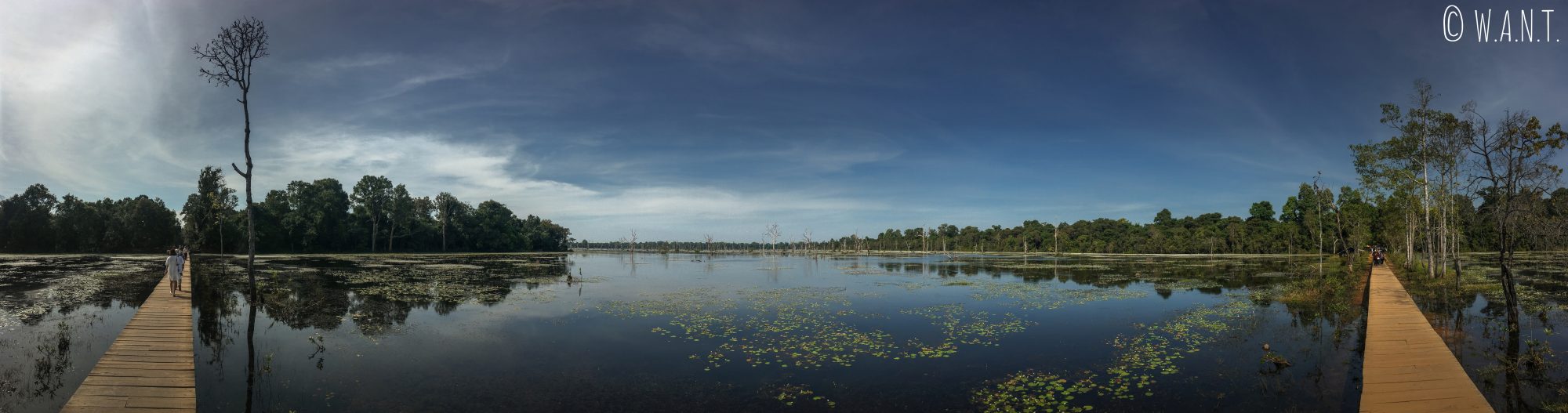 Panorama visible lors de l'accès au temple Neak Pean à Angkor