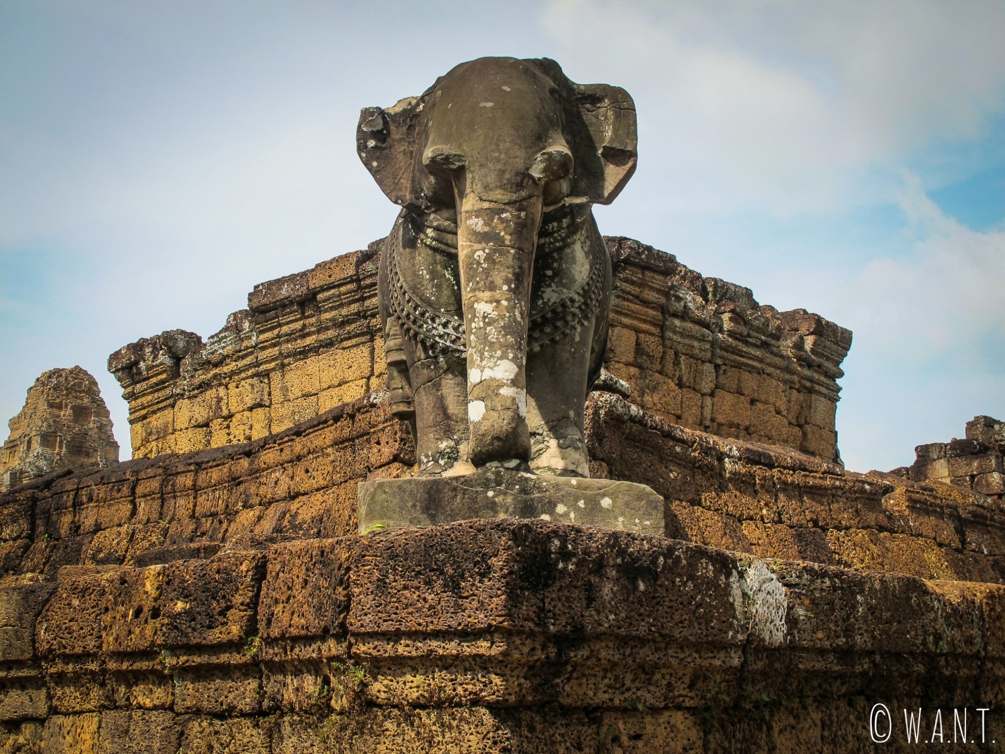 Statue d'éléphant au temple East Mebon à Angkor