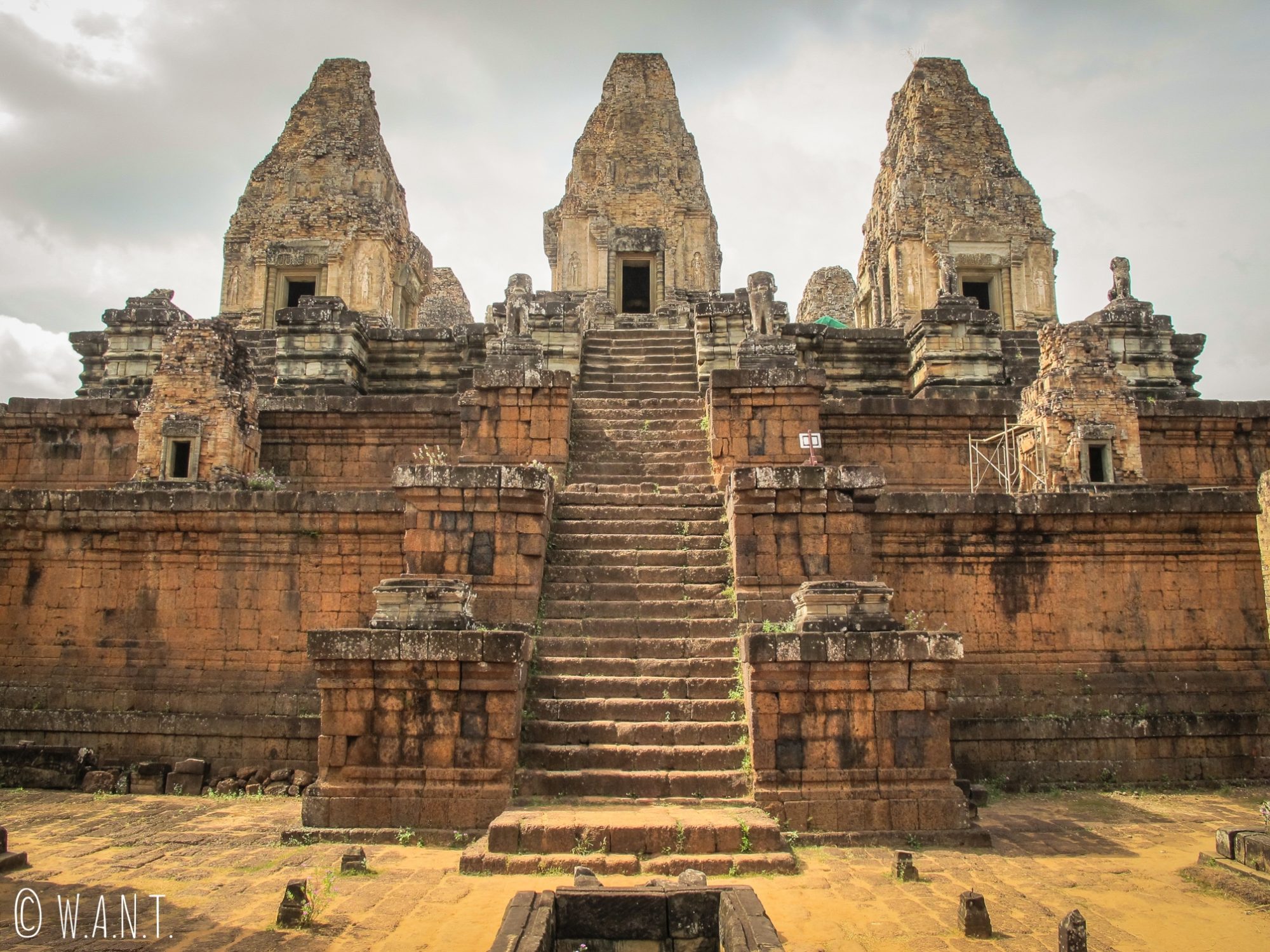 Temple Pre Rup sur le site archéologique d'Angkor