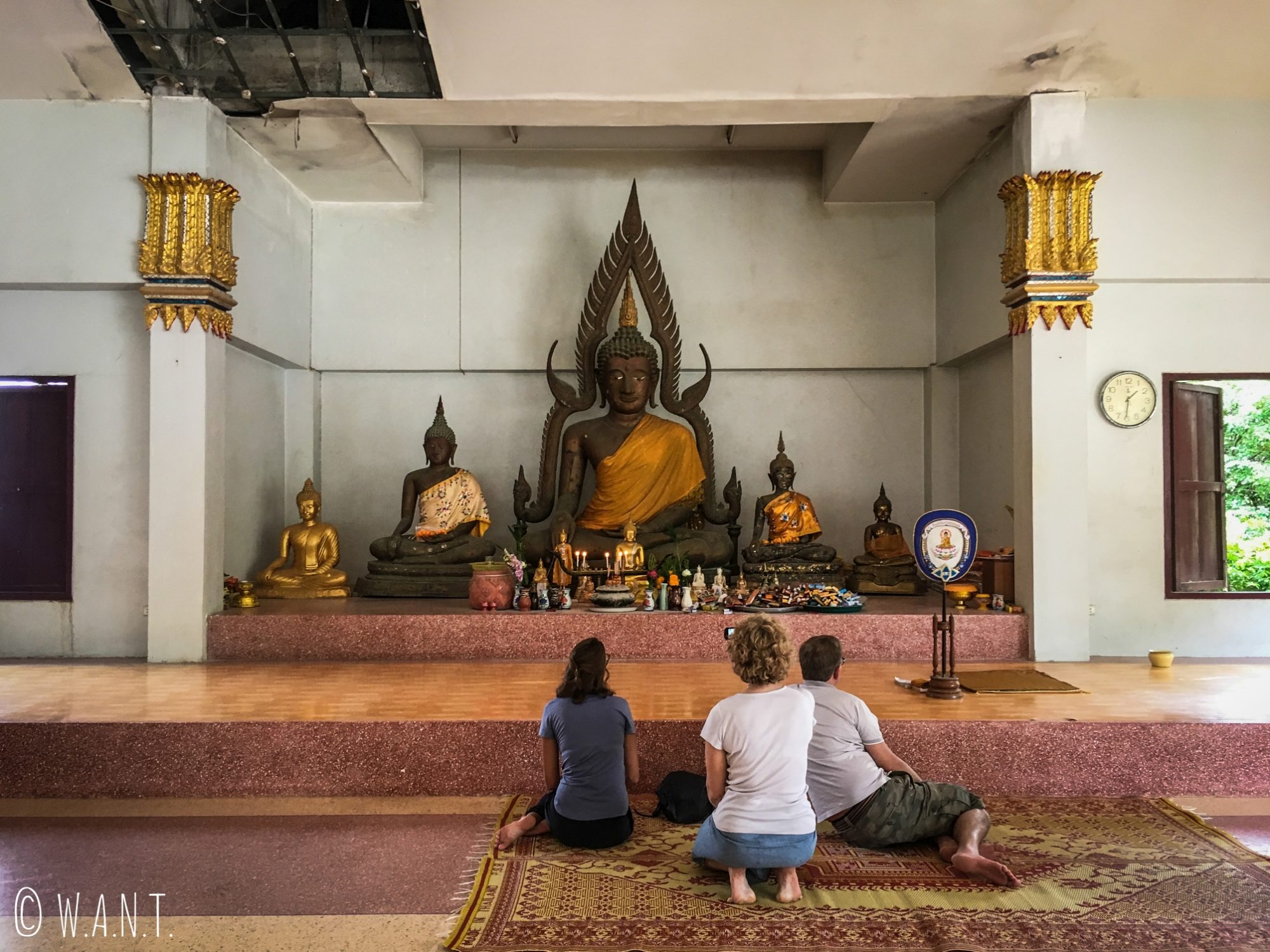 Intérieur du monastère du Wat Sila Ngu sur l'île de Koh Samui