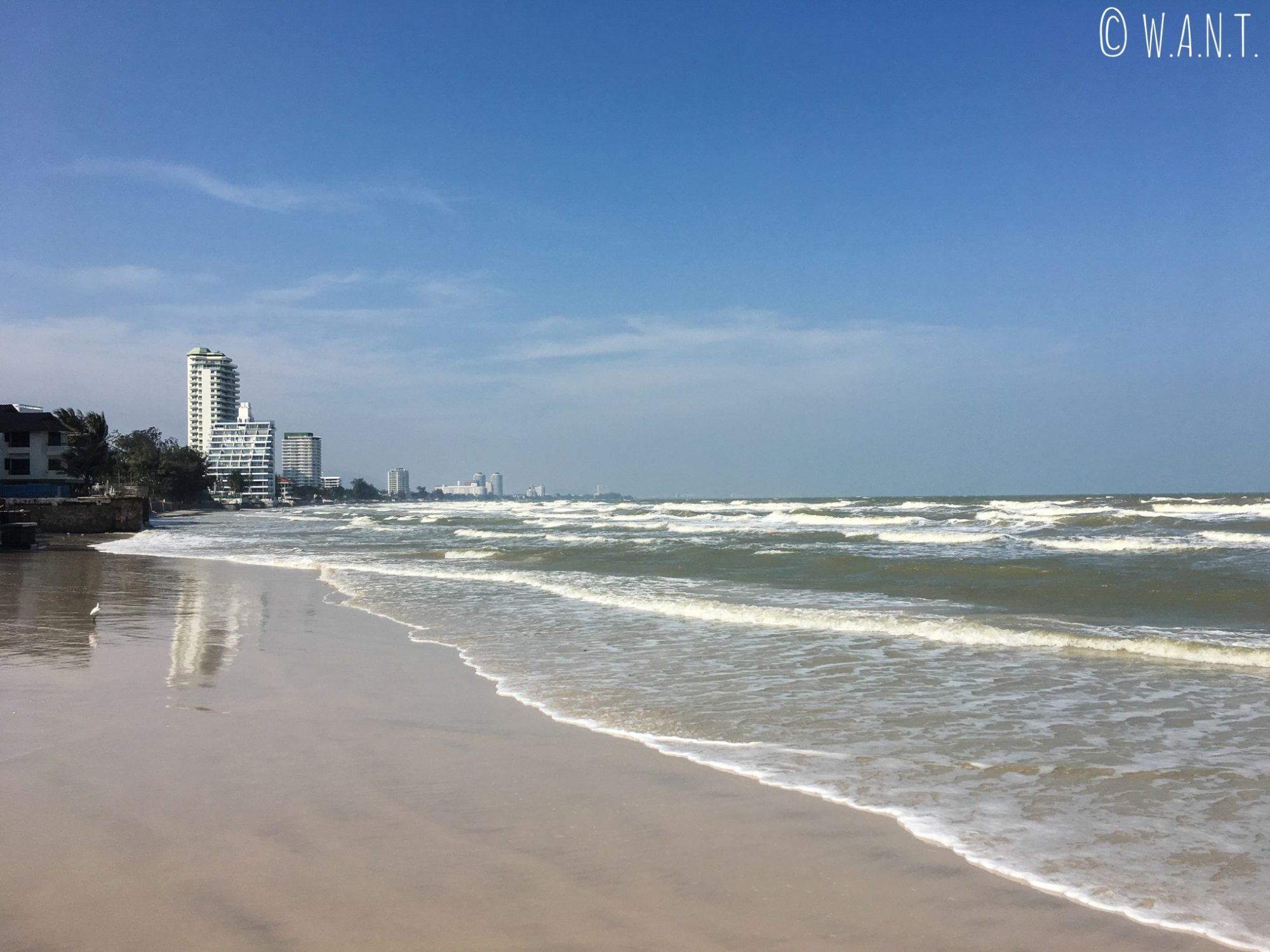 Les resorts bordent la plage de Hua Hin