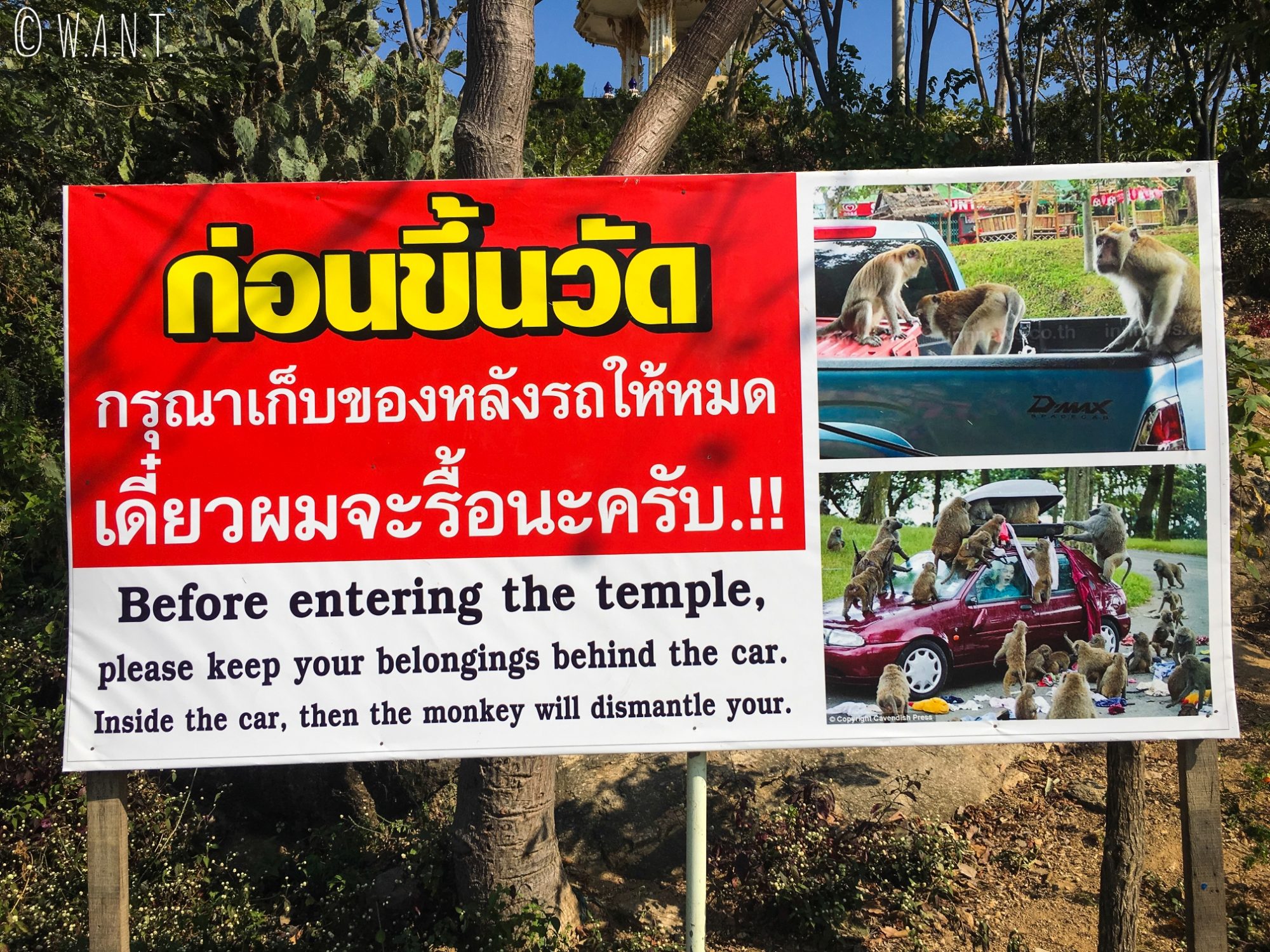 Panneau d'avertissement au Wat Khao Takiab de Hua Hin