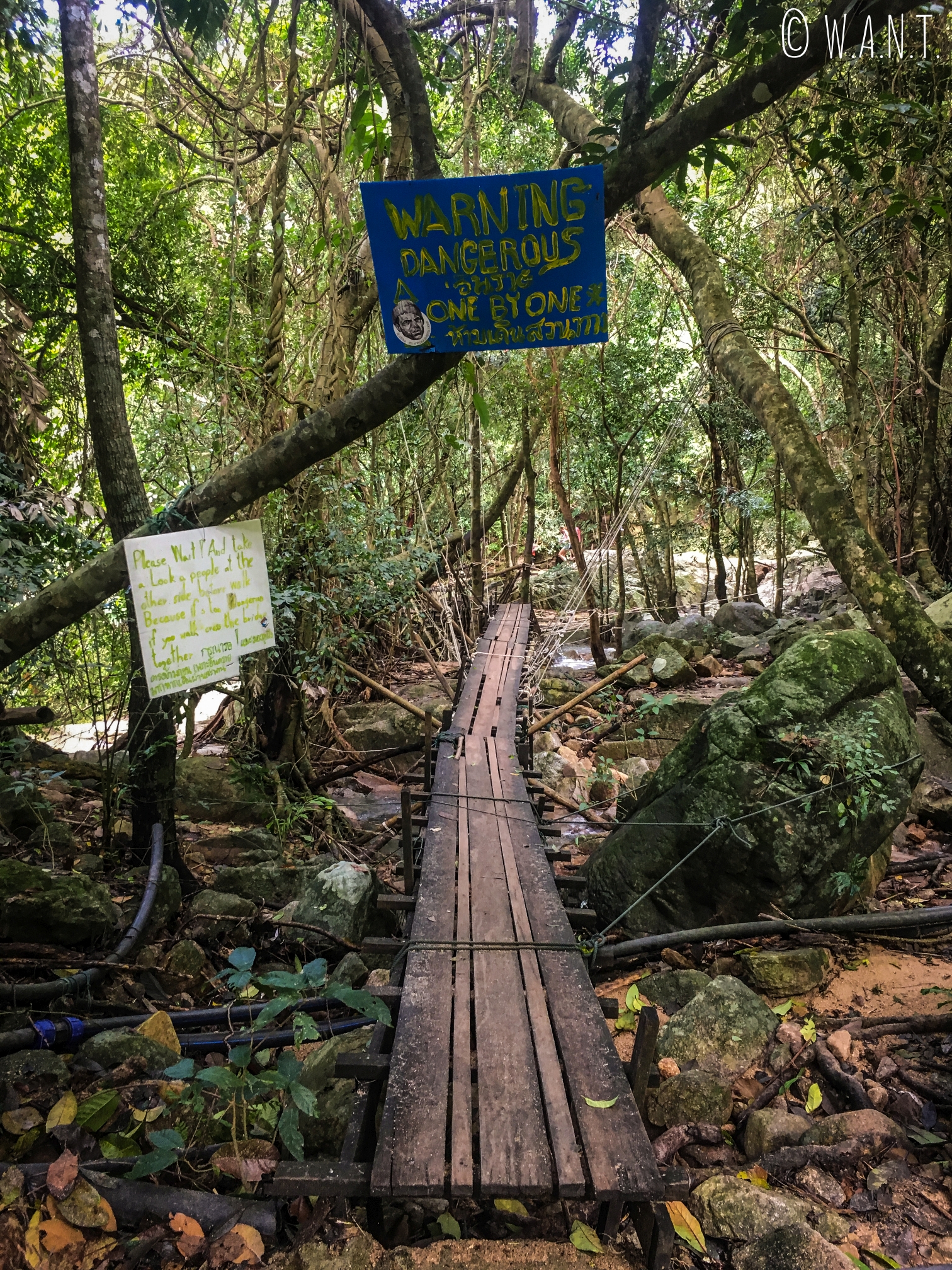 Pont d'accès aux cascades de Namuang à Koh Samui