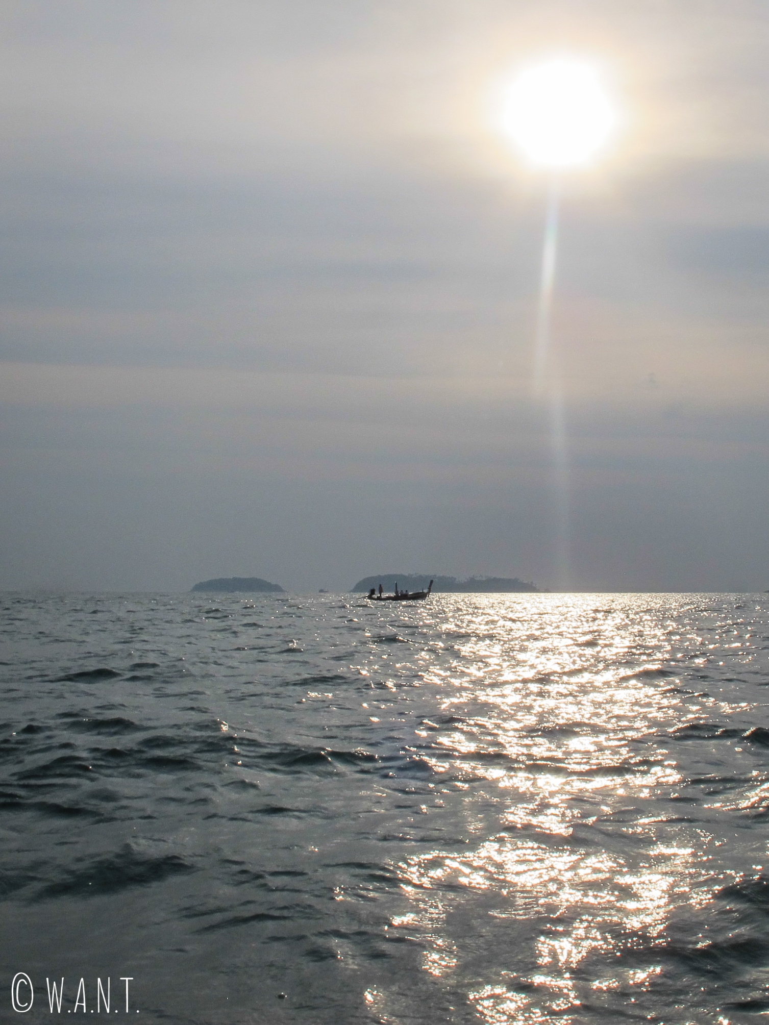 Coucher de soleil sur l'eau à Phuket