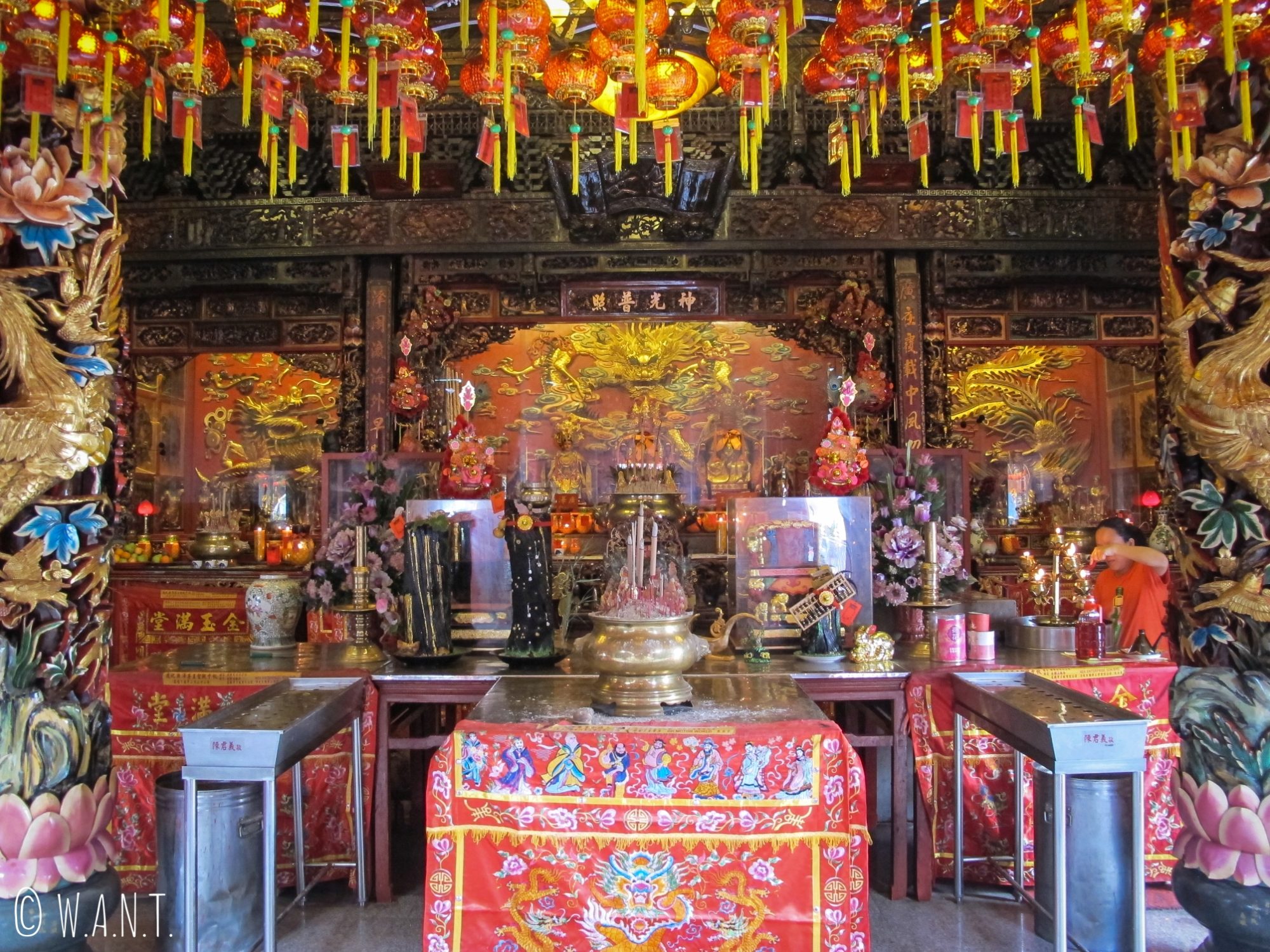 Intérieur du Hong San Si Temple de Kuching
