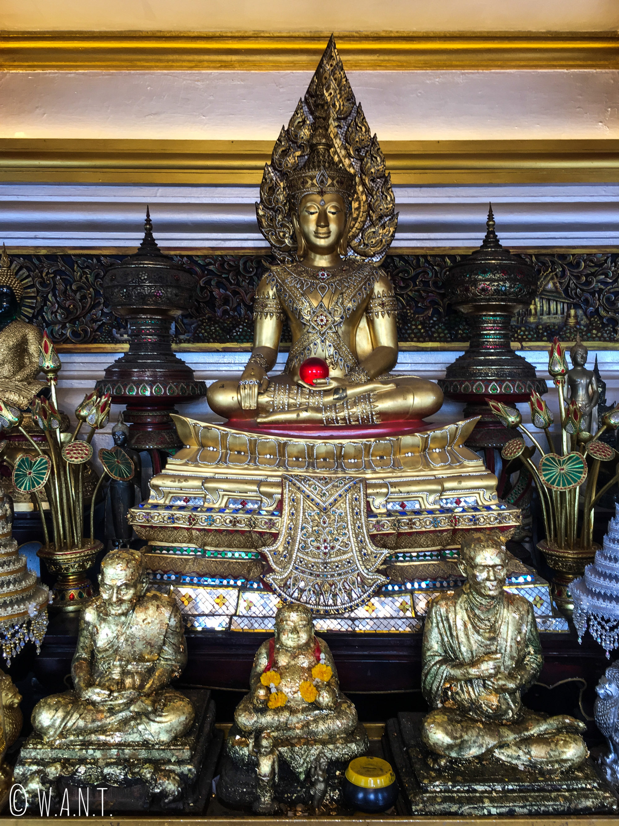Représentations de Bouddha à l'intérieur du Golden Mount de Bangkok